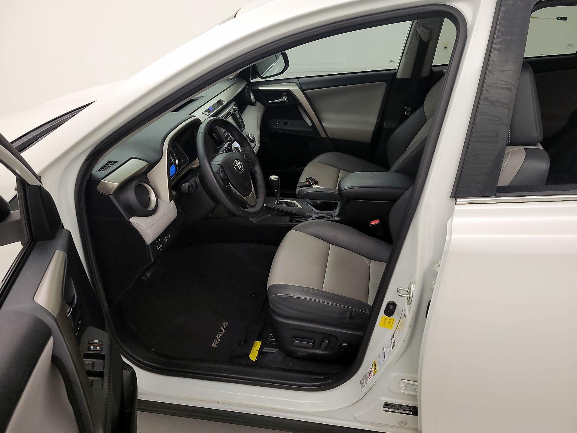 Thumbnail: 2014 Toyota RAV4 - 11