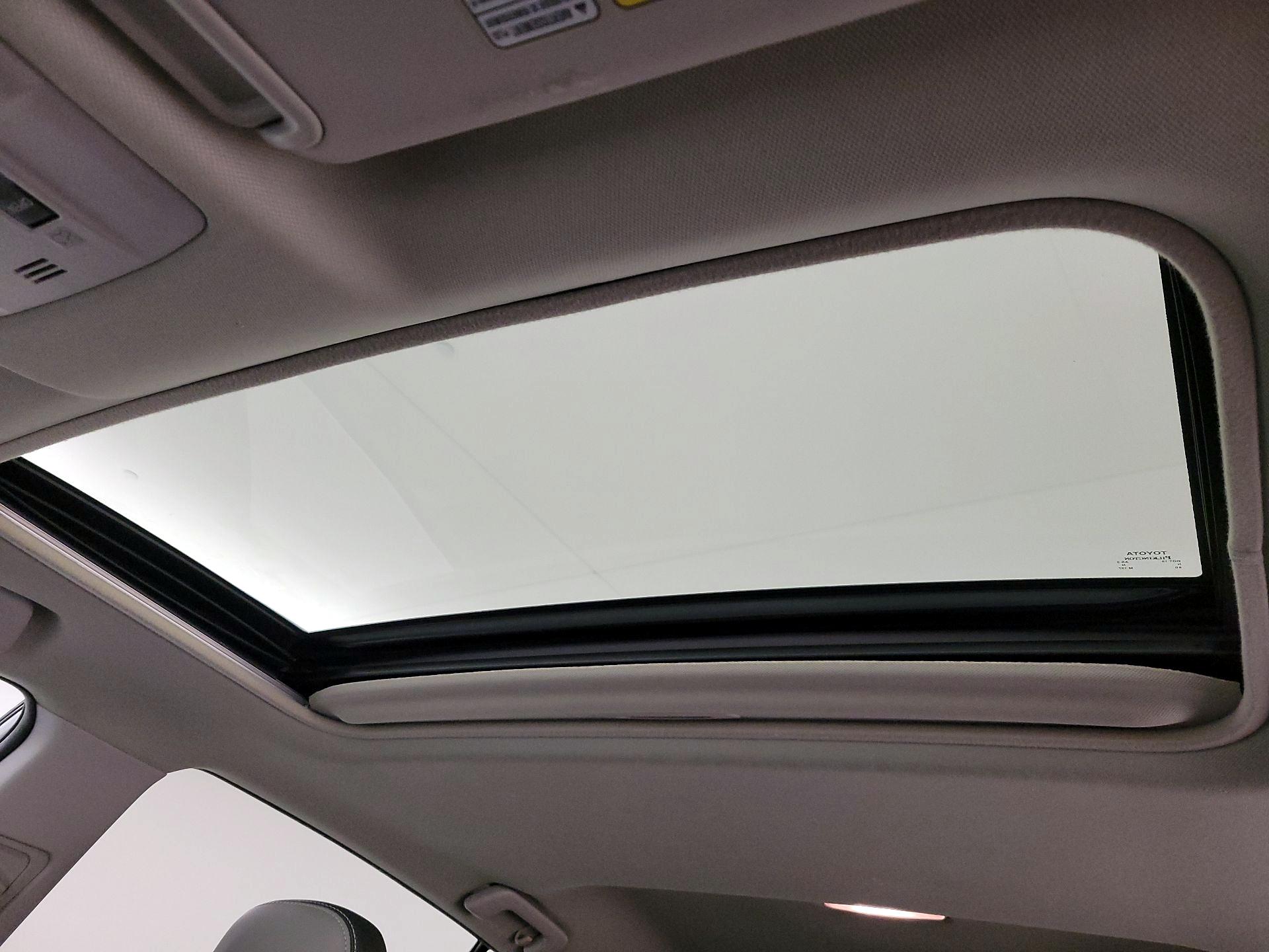 Thumbnail: 2014 Toyota RAV4 - 19