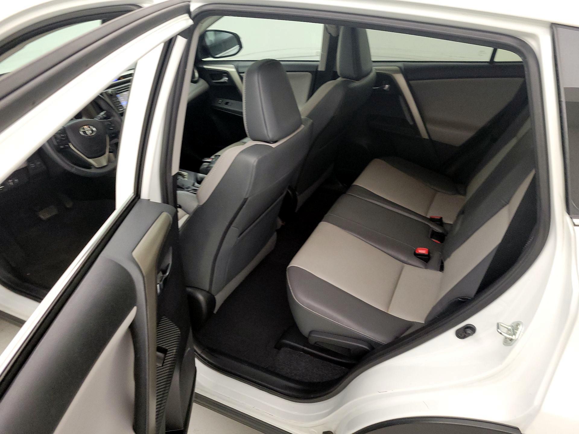 Thumbnail: 2014 Toyota RAV4 - 20