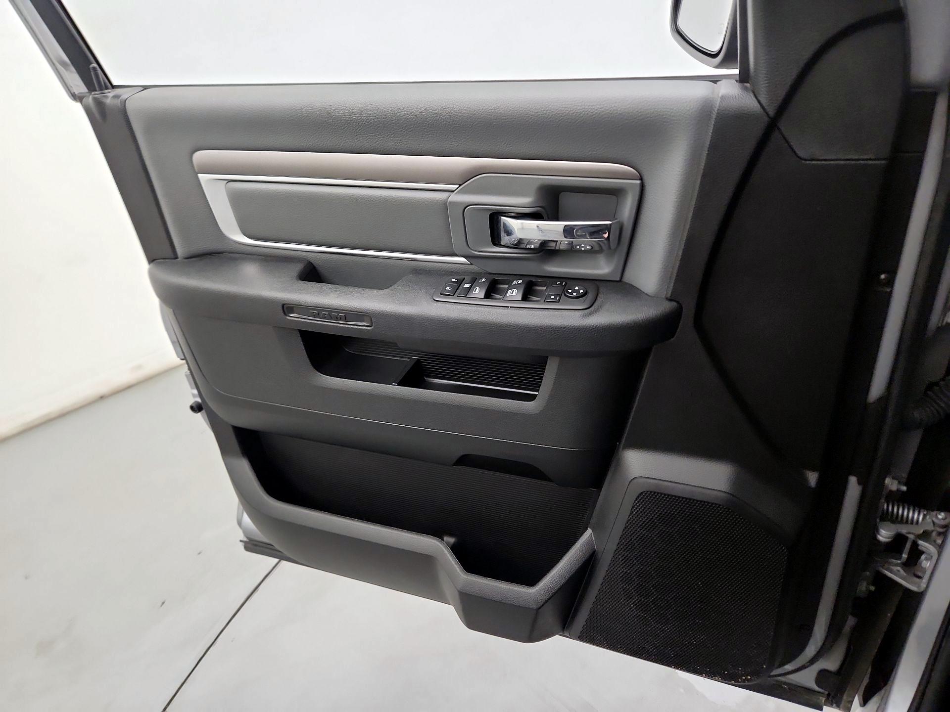 Thumbnail: 2024 RAM 1500 Classic - 10