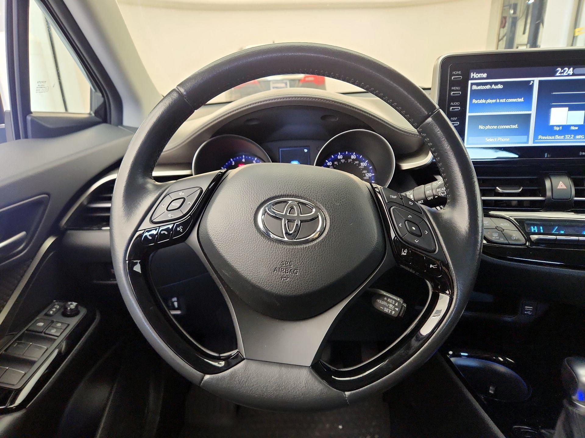 Thumbnail: 2022 Toyota C-HR - 10