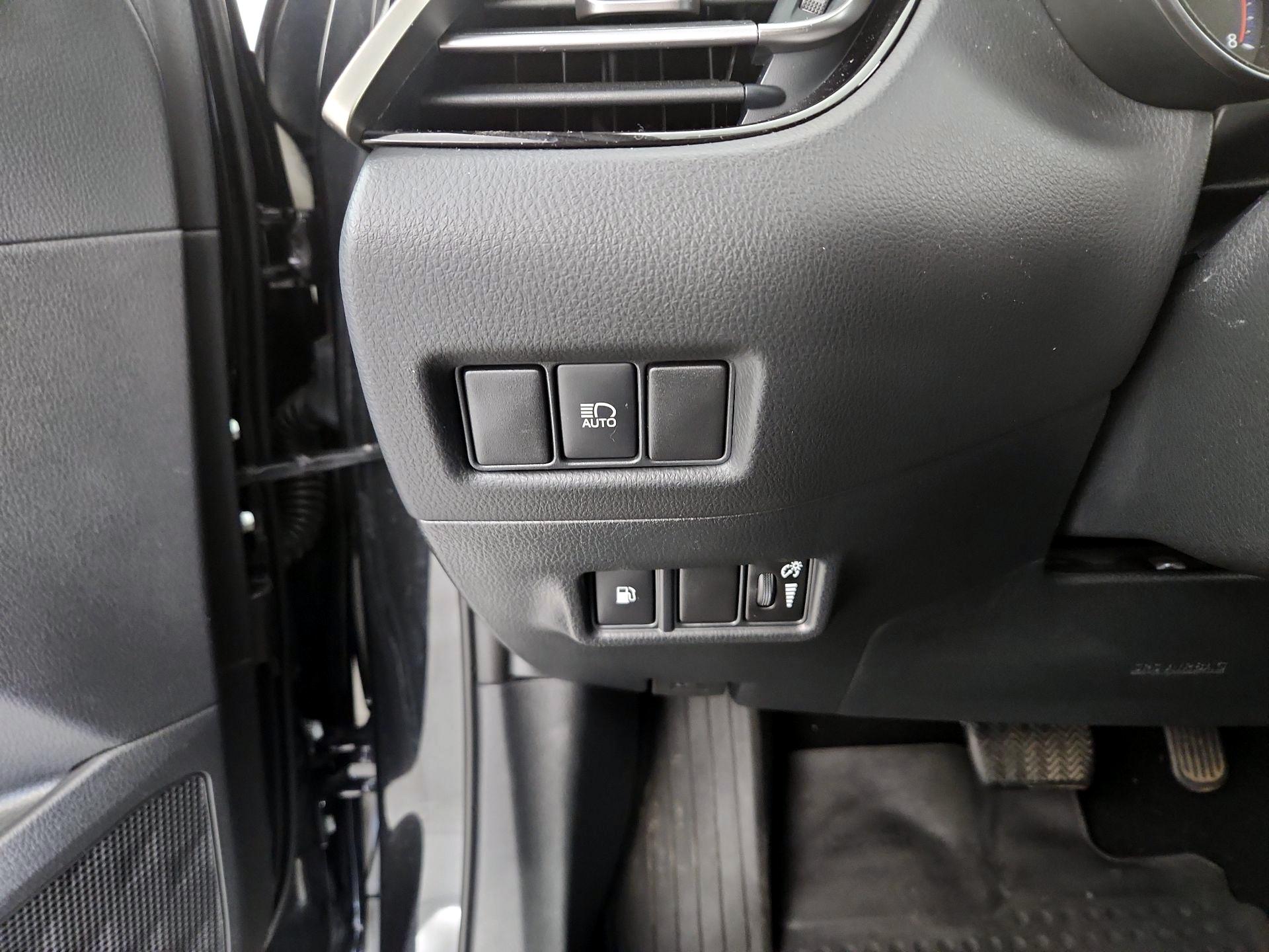 Thumbnail: 2022 Toyota C-HR - 13