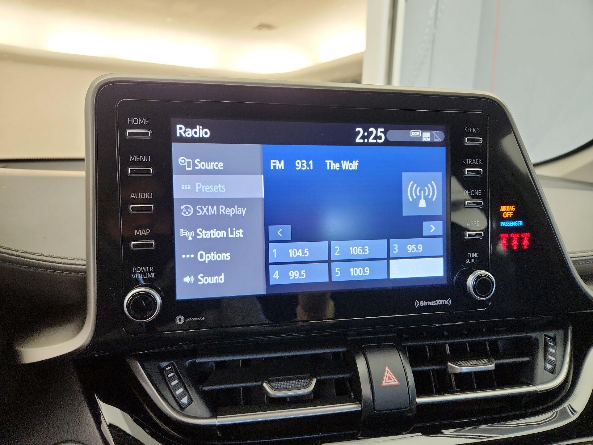 Thumbnail: 2022 Toyota C-HR - 15