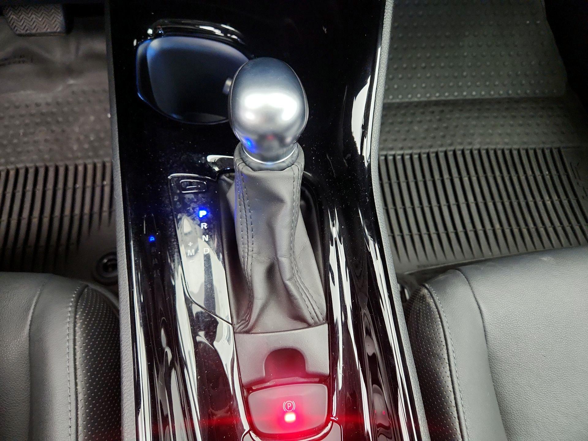 Thumbnail: 2022 Toyota C-HR - 17