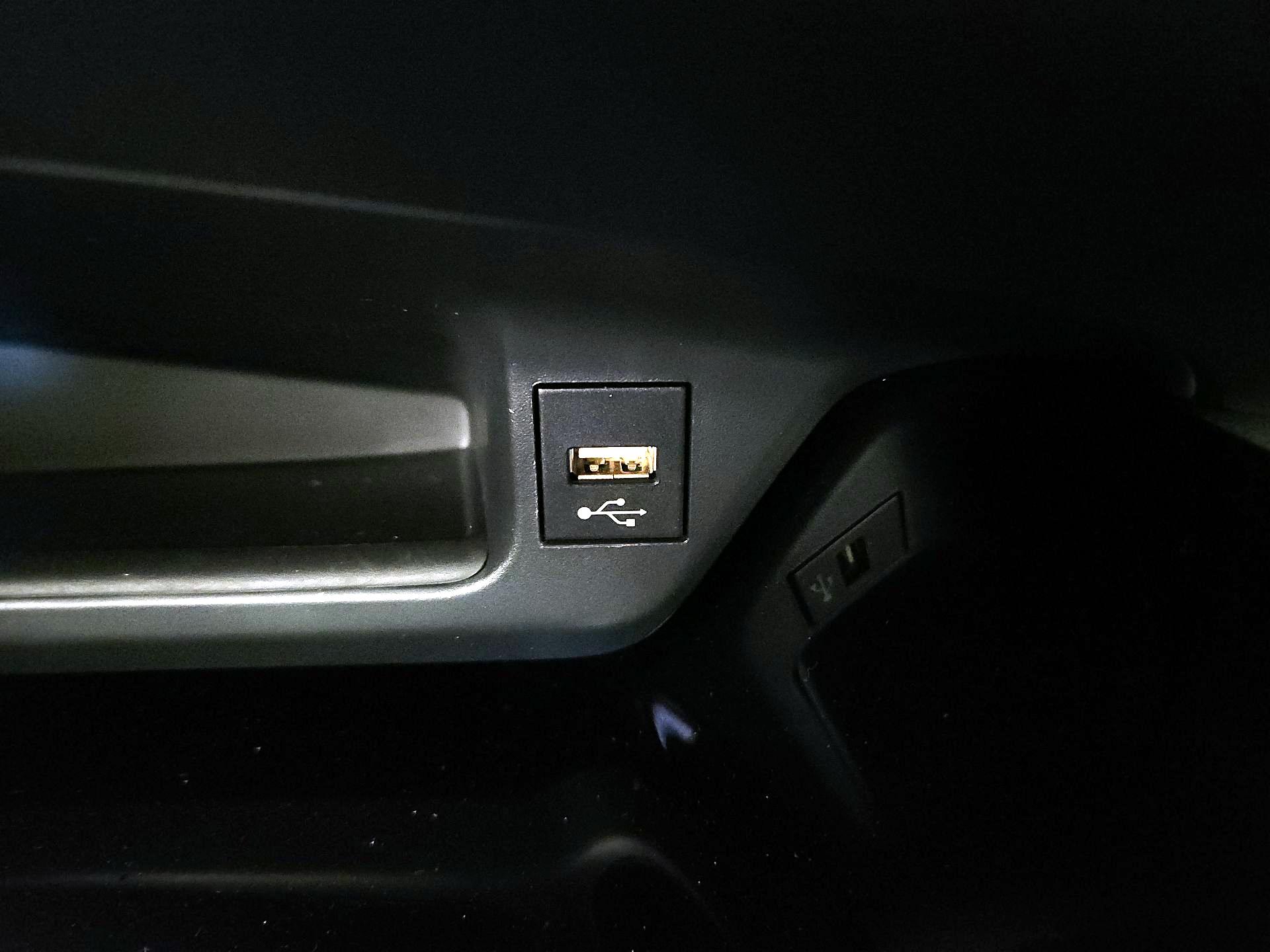 Thumbnail: 2022 Toyota C-HR - 18