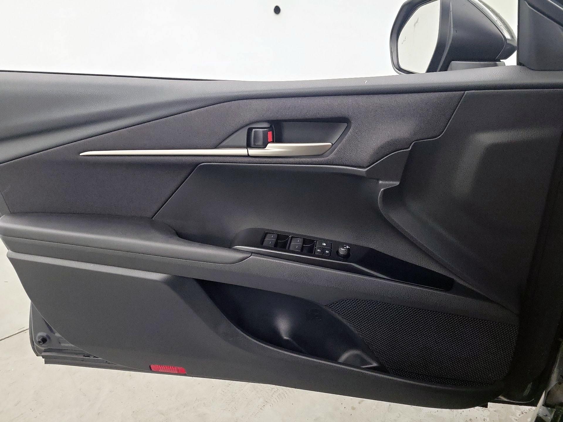 Thumbnail: 2025 Toyota Camry - 12