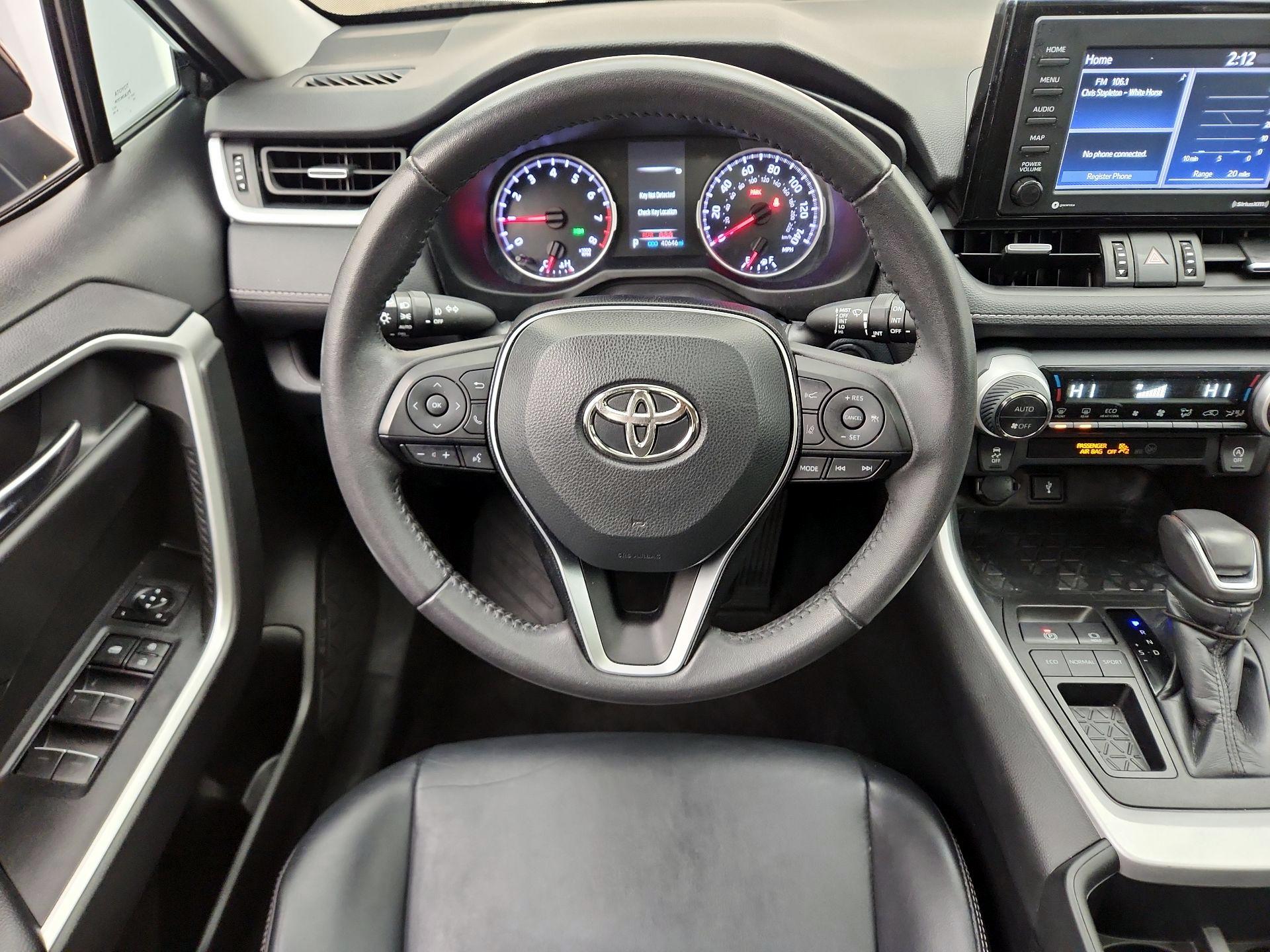 Thumbnail: 2022 Toyota RAV4 - 10