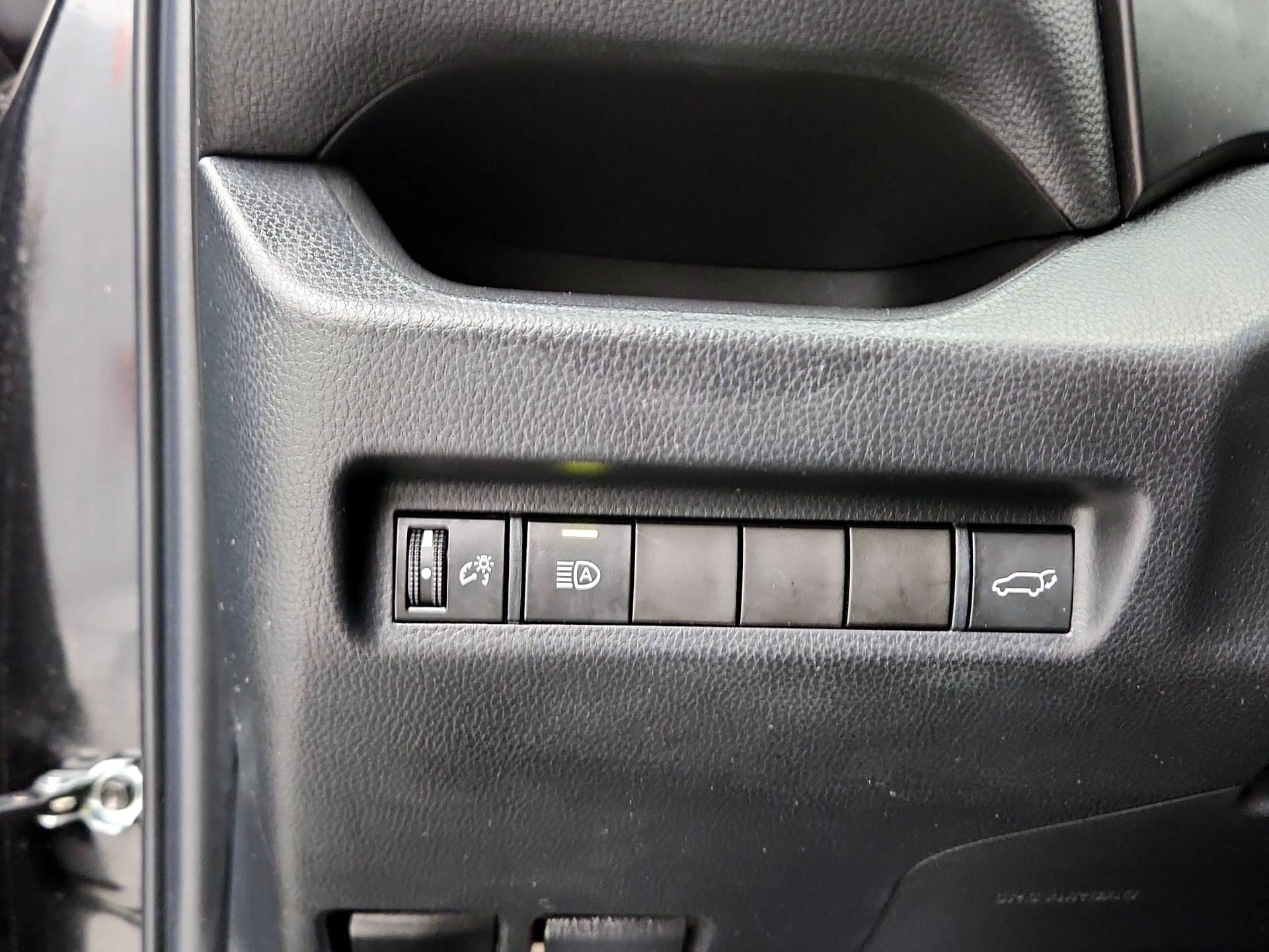 Thumbnail: 2022 Toyota RAV4 - 13