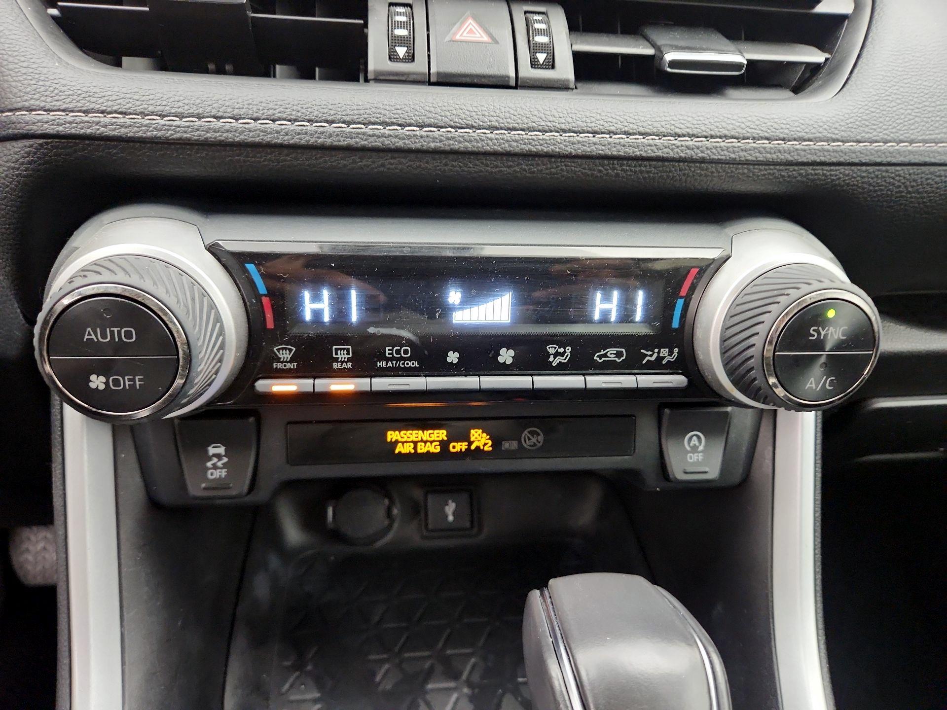 Thumbnail: 2022 Toyota RAV4 - 16