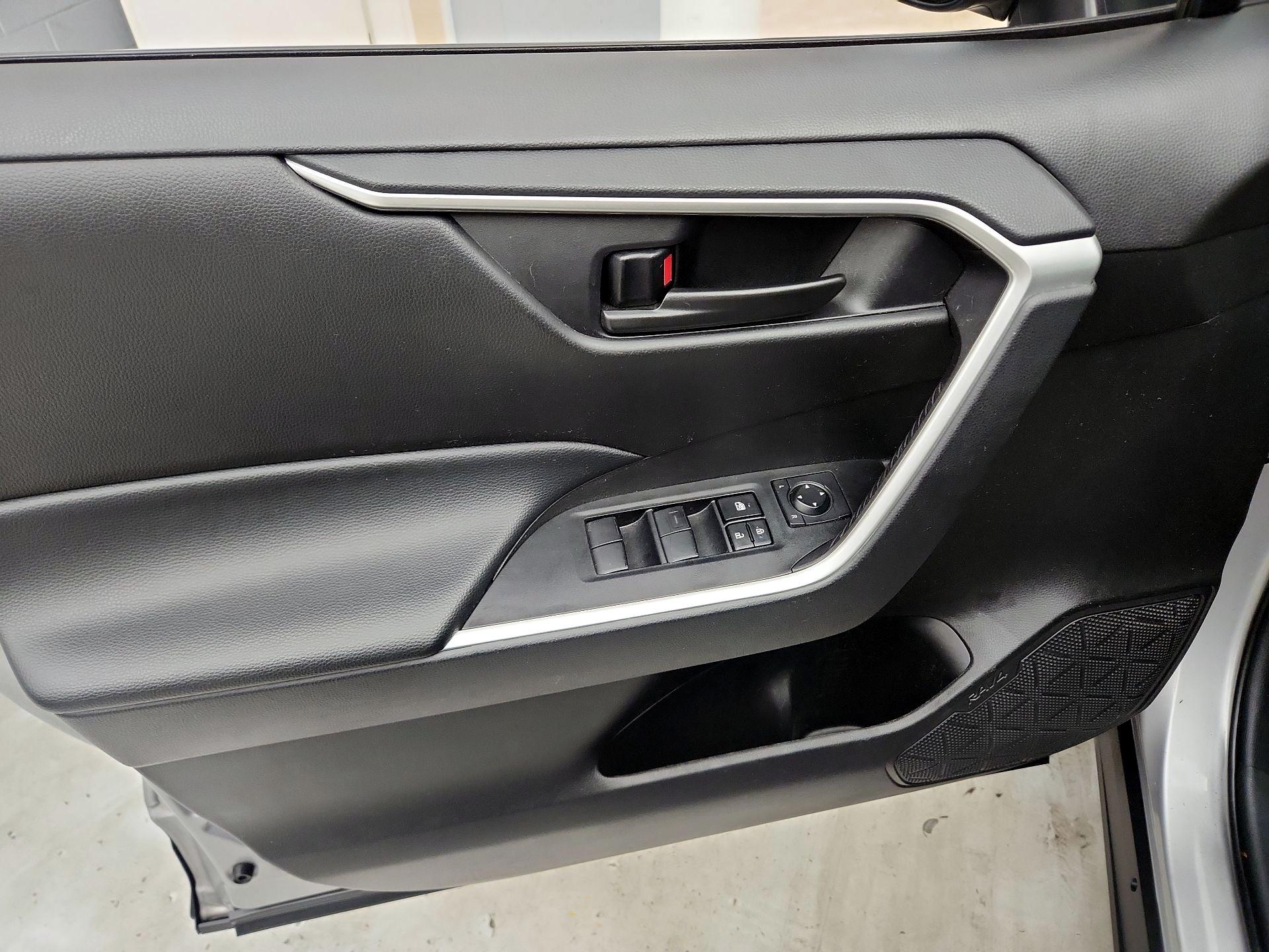 Thumbnail: 2024 Toyota RAV4 - 12