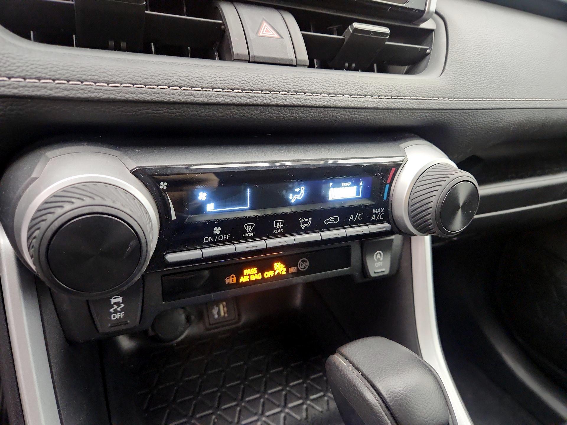 Thumbnail: 2024 Toyota RAV4 - 16