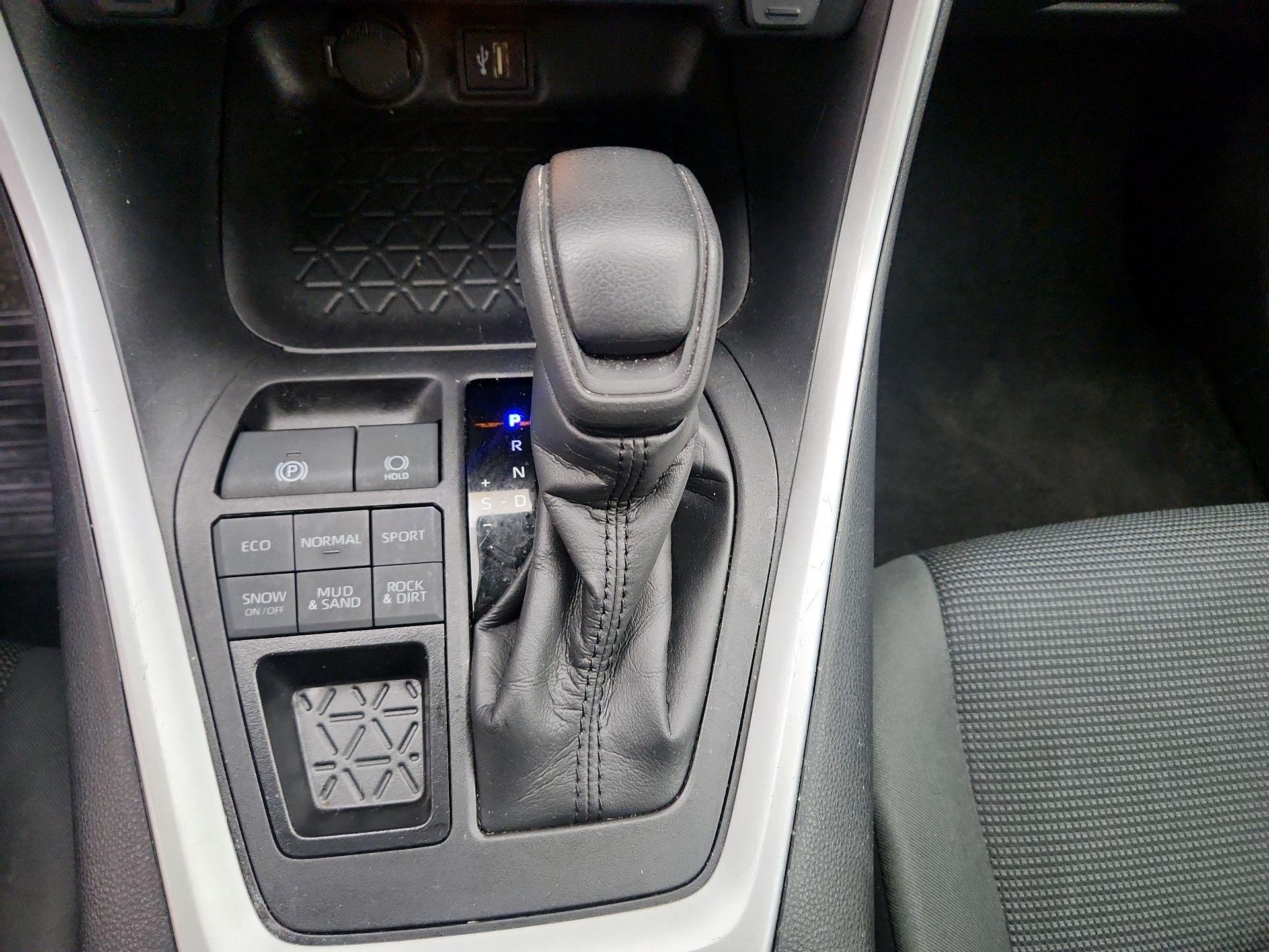 Thumbnail: 2024 Toyota RAV4 - 17