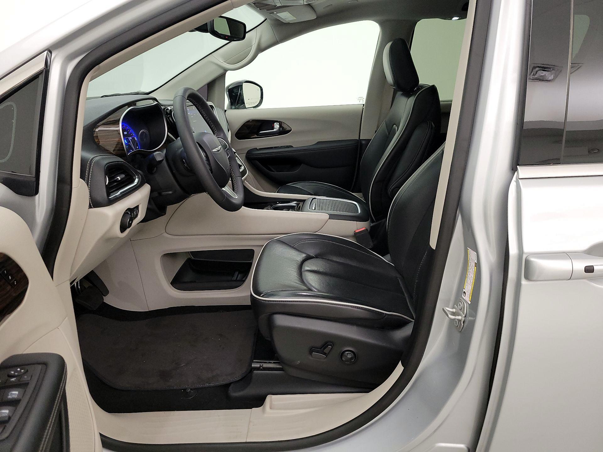 Thumbnail: 2024 Chrysler Pacifica - 11