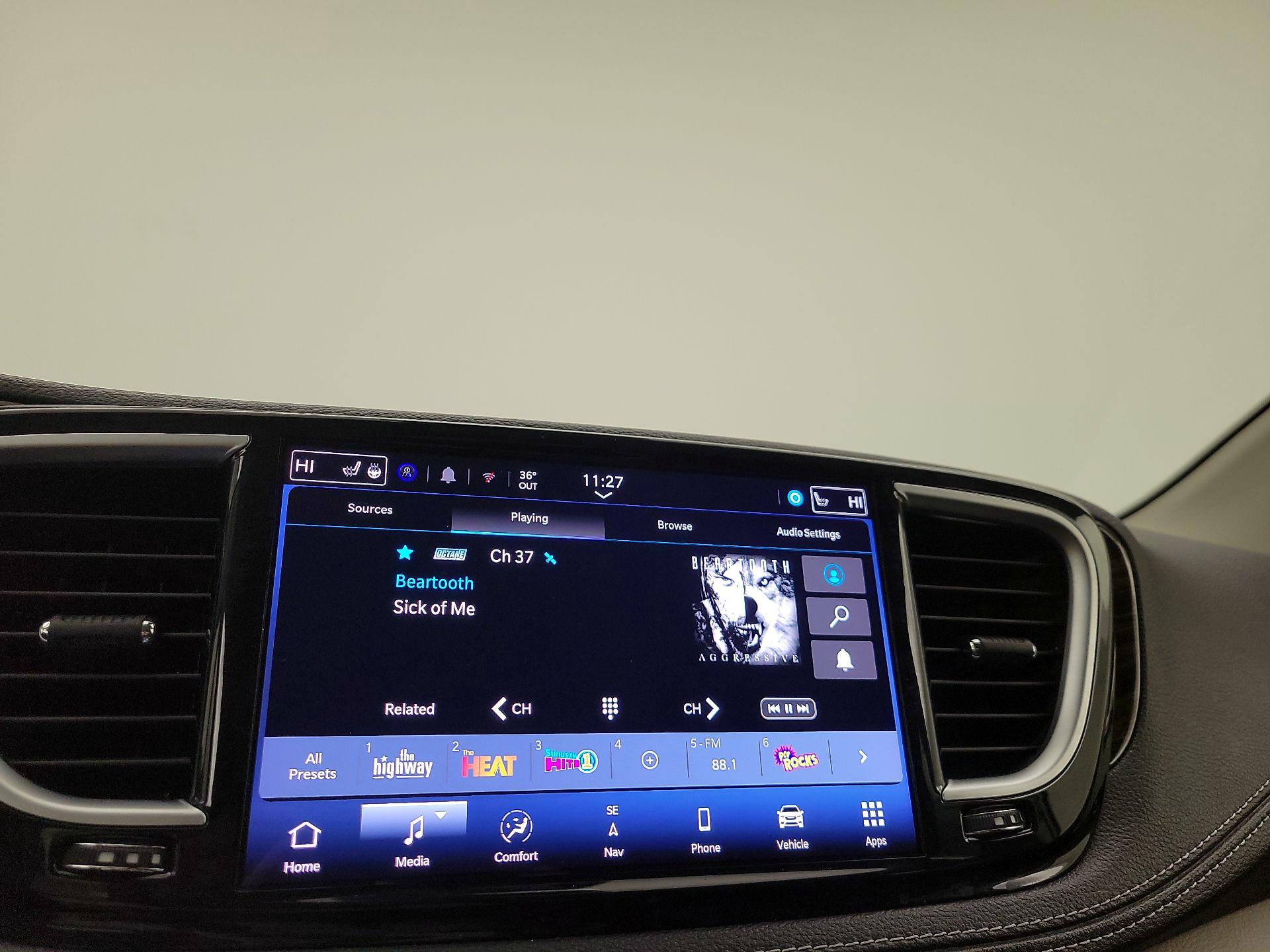 Thumbnail: 2024 Chrysler Pacifica - 16