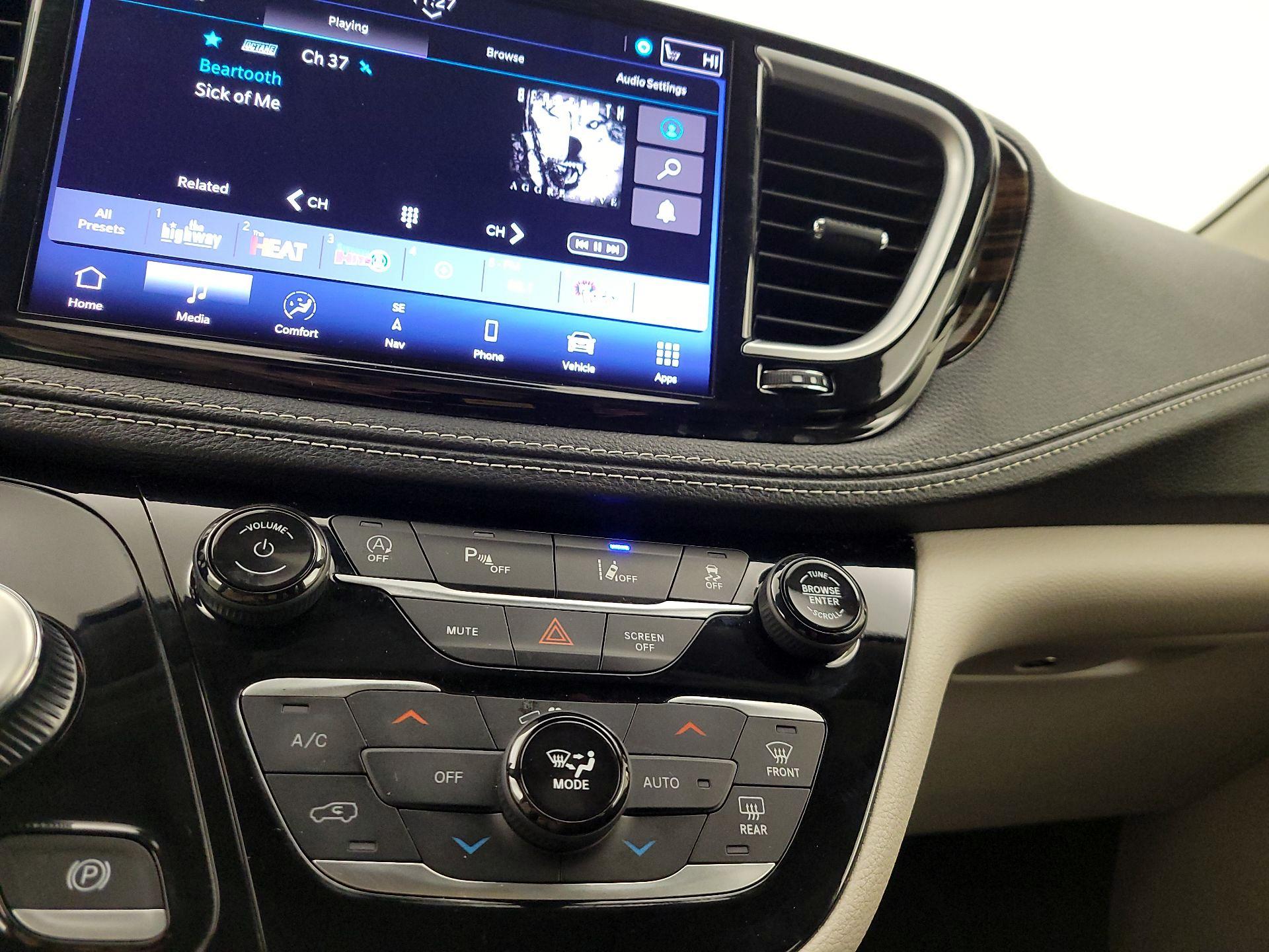 Thumbnail: 2024 Chrysler Pacifica - 17