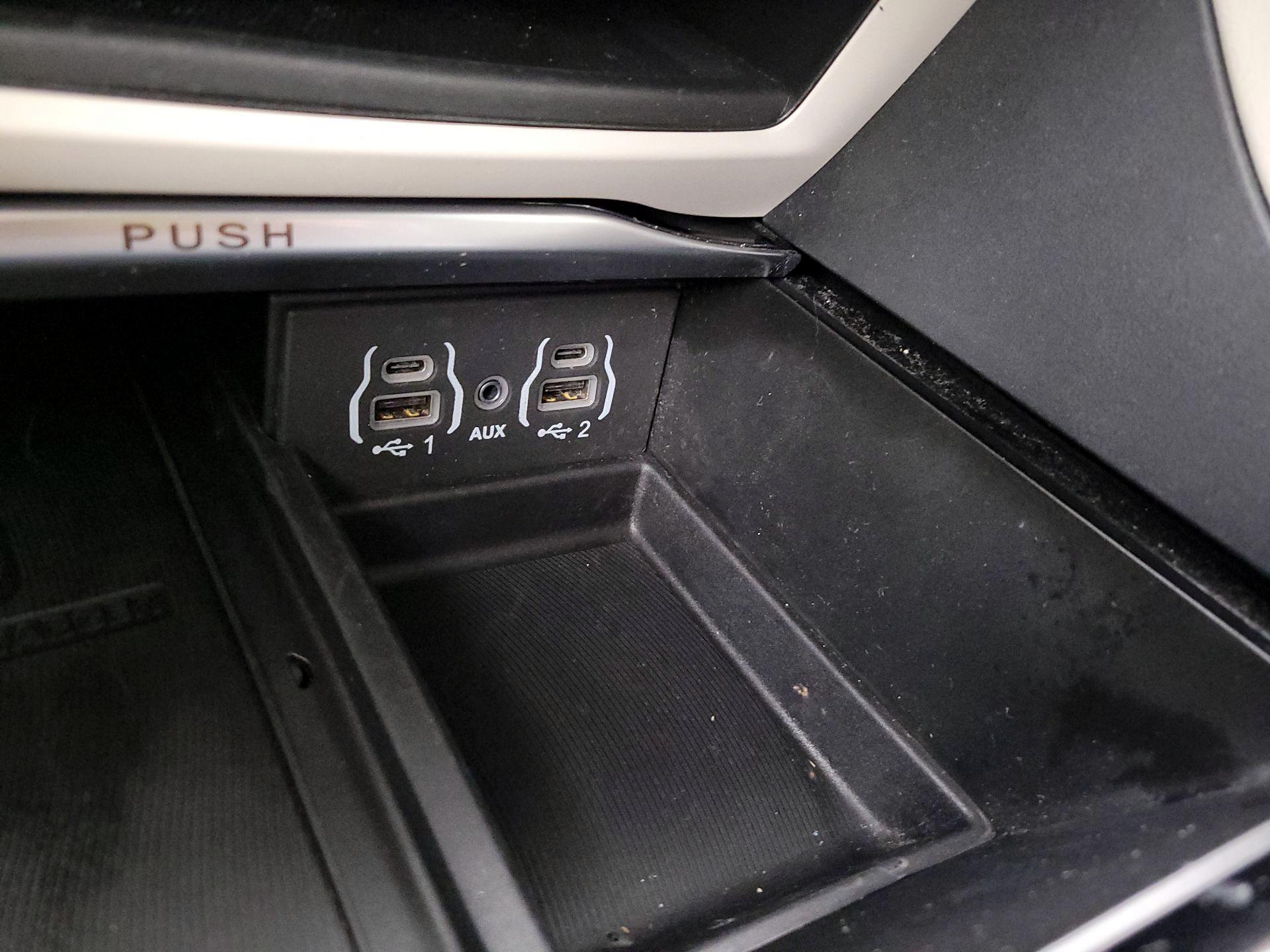 Thumbnail: 2024 Chrysler Pacifica - 19