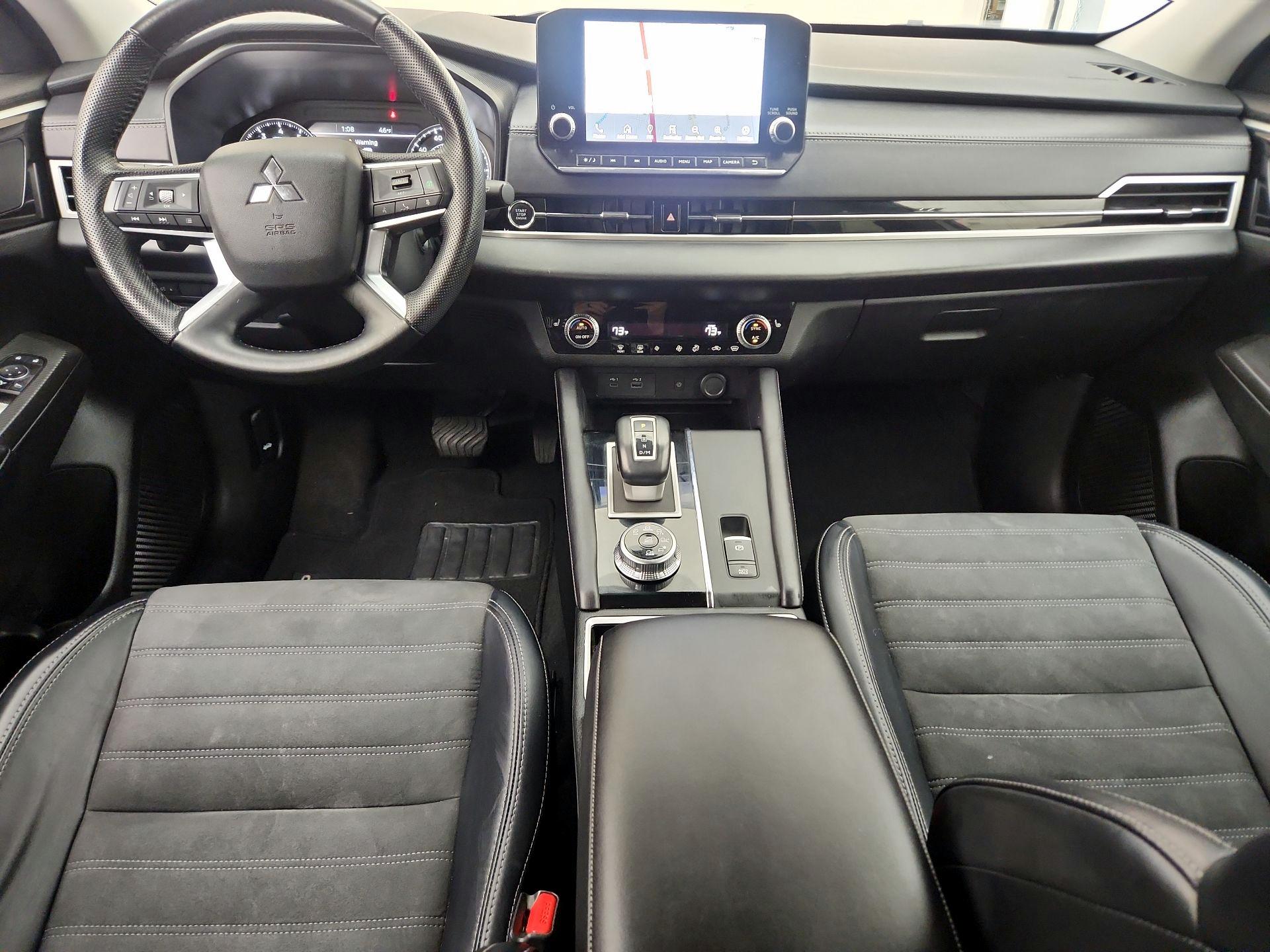 Thumbnail: 2024 Mitsubishi Outlander - 9