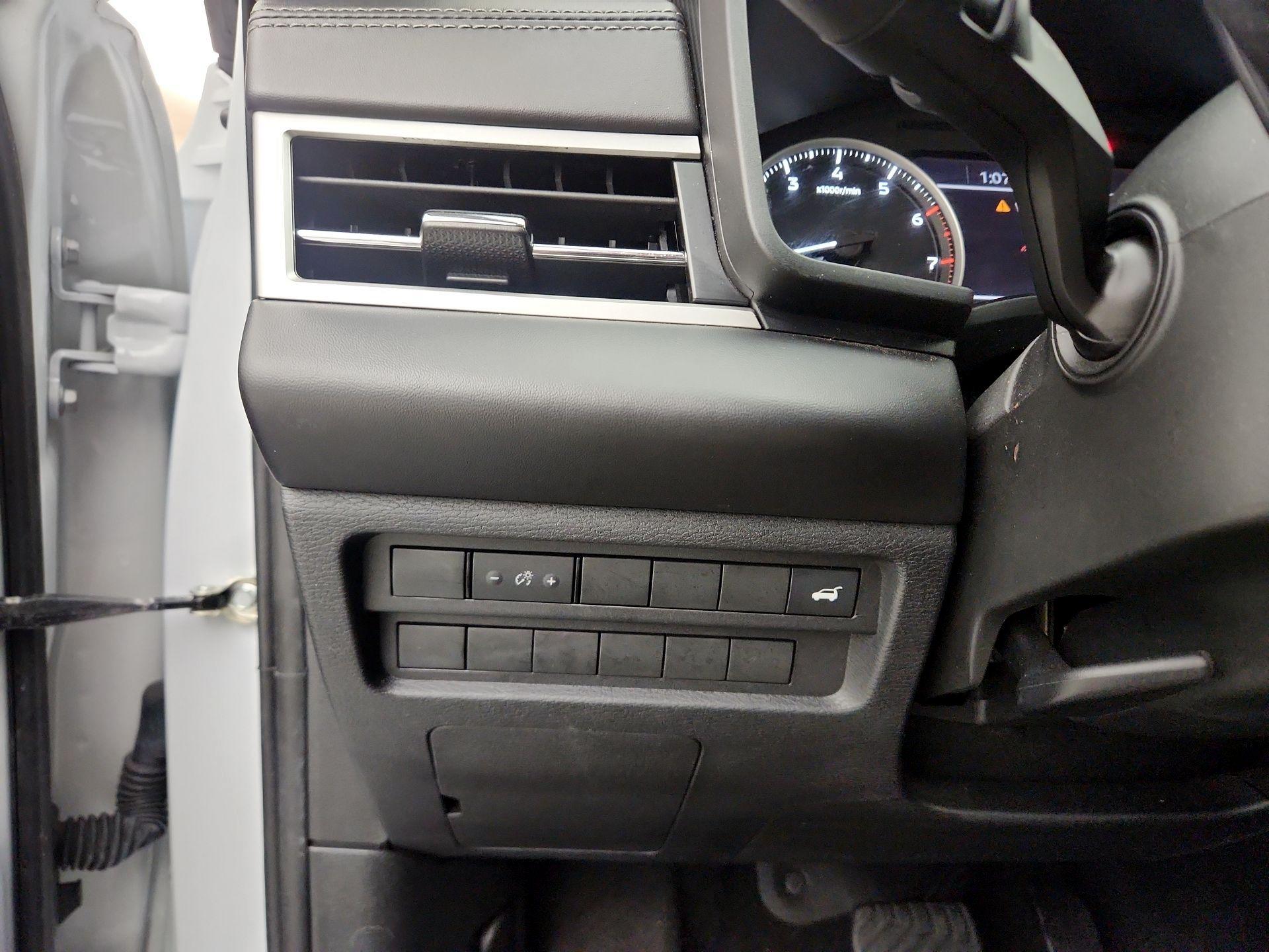 Thumbnail: 2024 Mitsubishi Outlander - 13