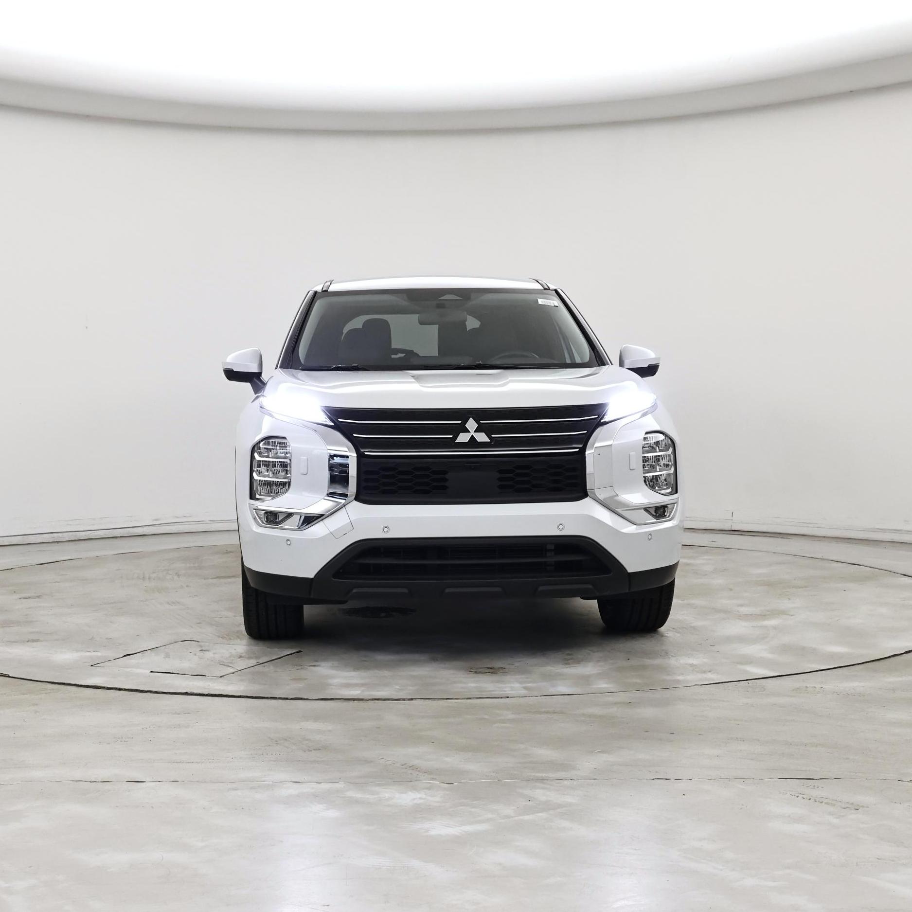 Thumbnail: 2024 Mitsubishi Outlander - 5