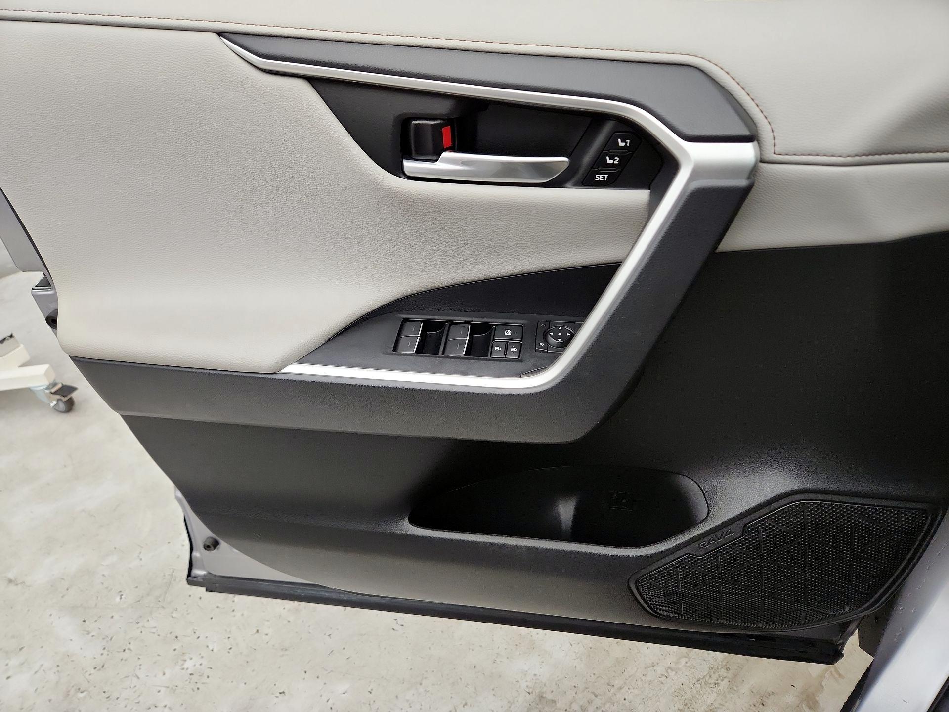 Thumbnail: 2023 Toyota RAV4 - 12