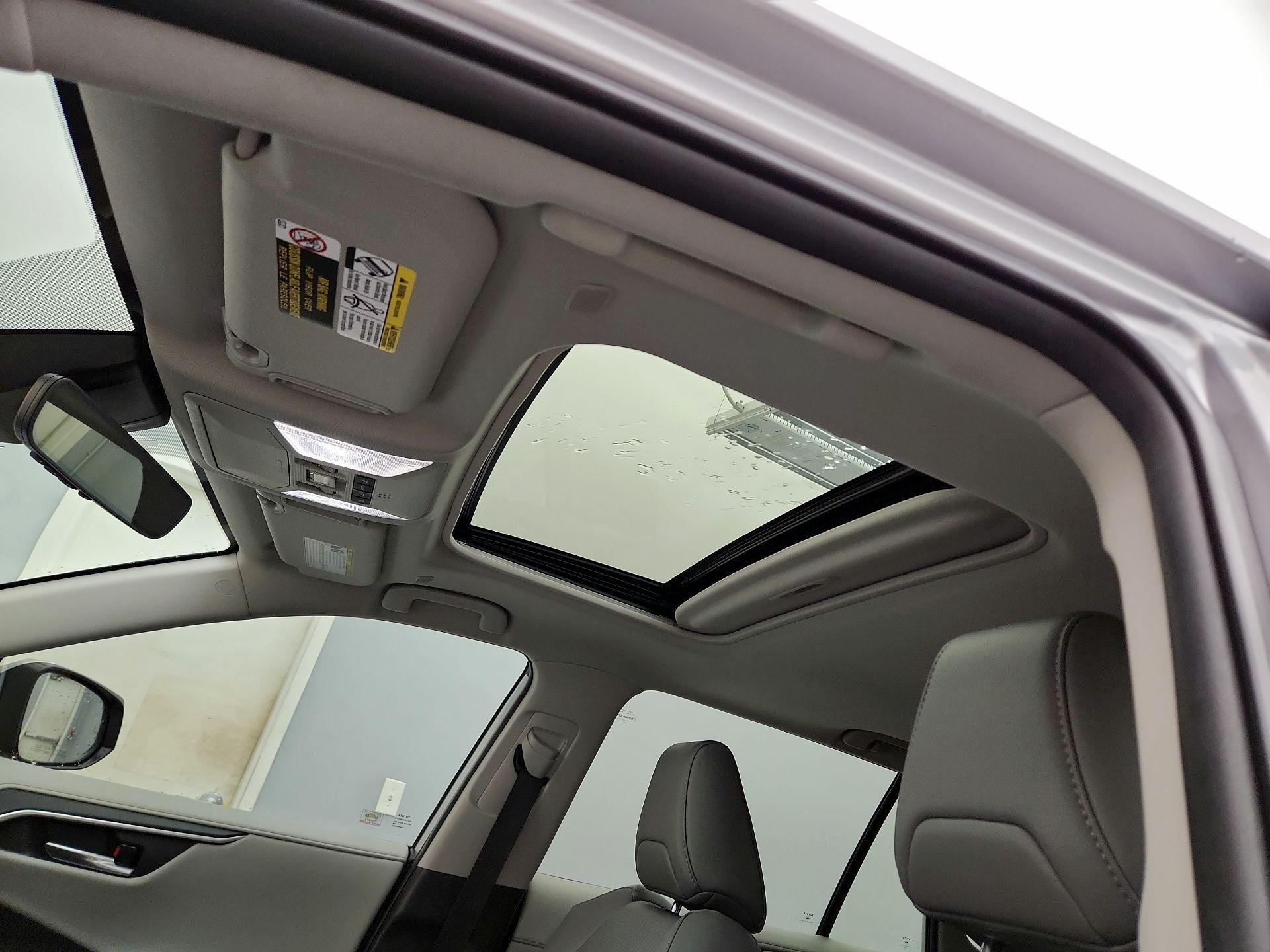 Thumbnail: 2023 Toyota RAV4 - 19