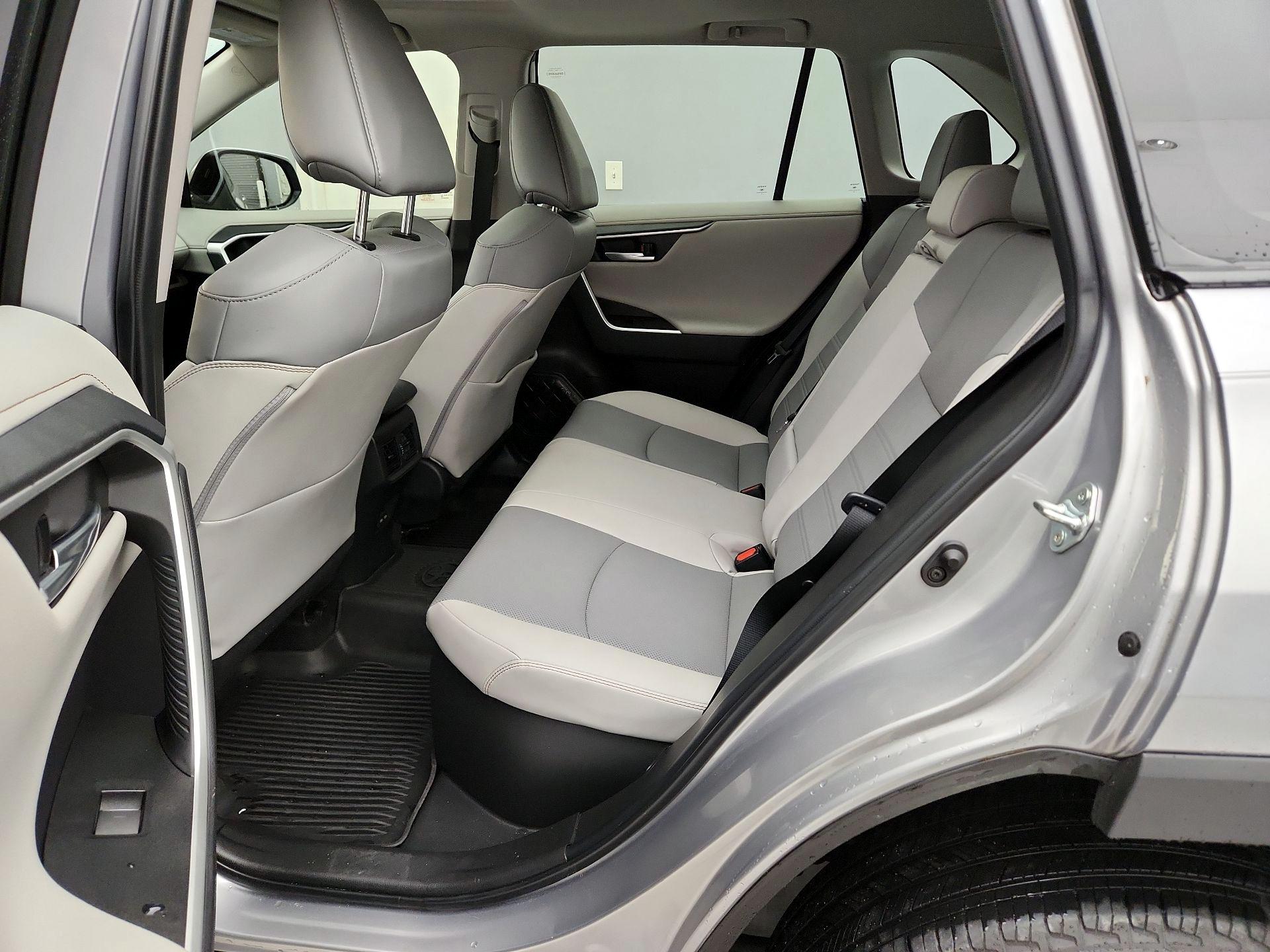 Thumbnail: 2023 Toyota RAV4 - 20