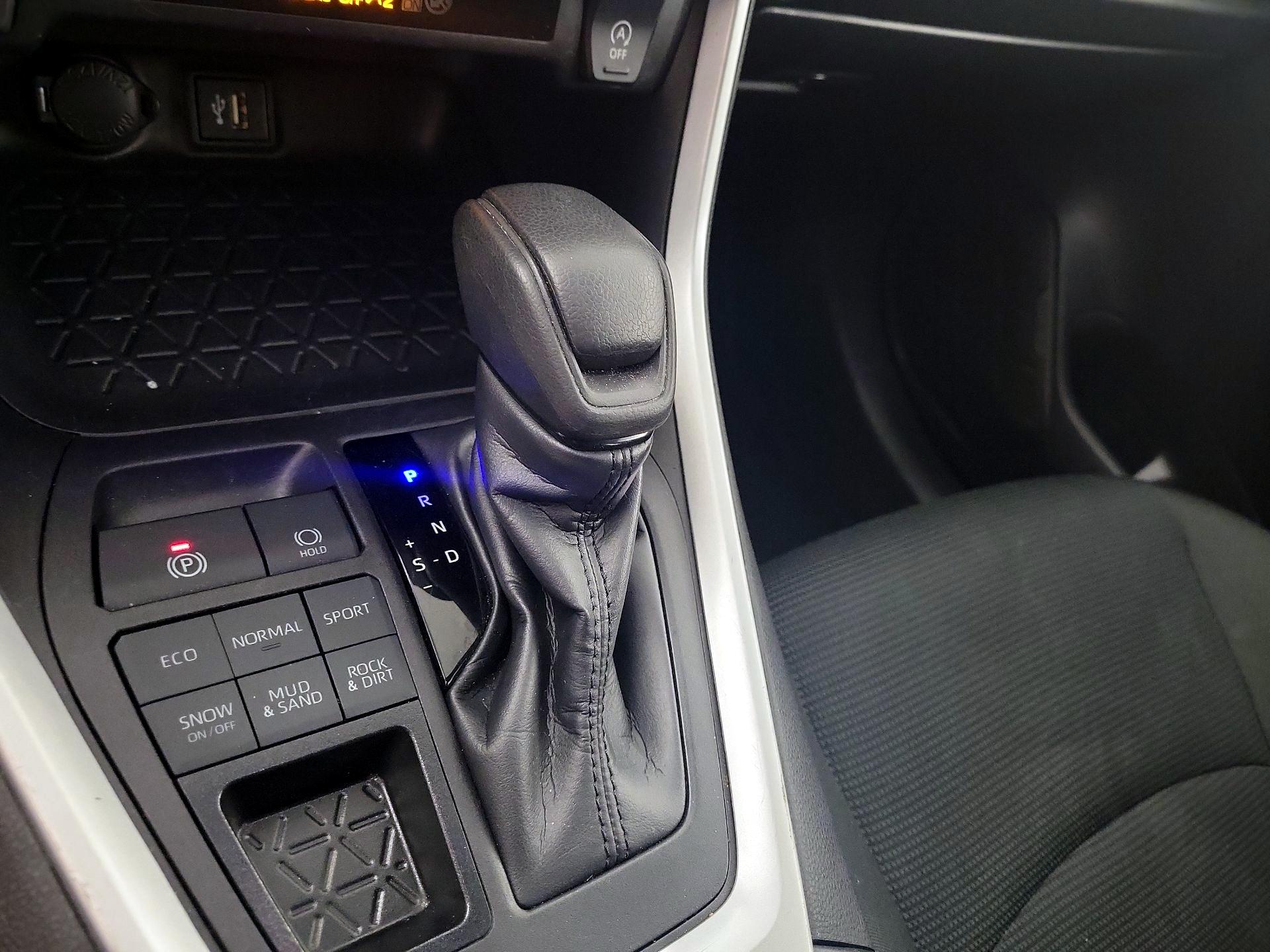 Thumbnail: 2024 Toyota RAV4 - 15