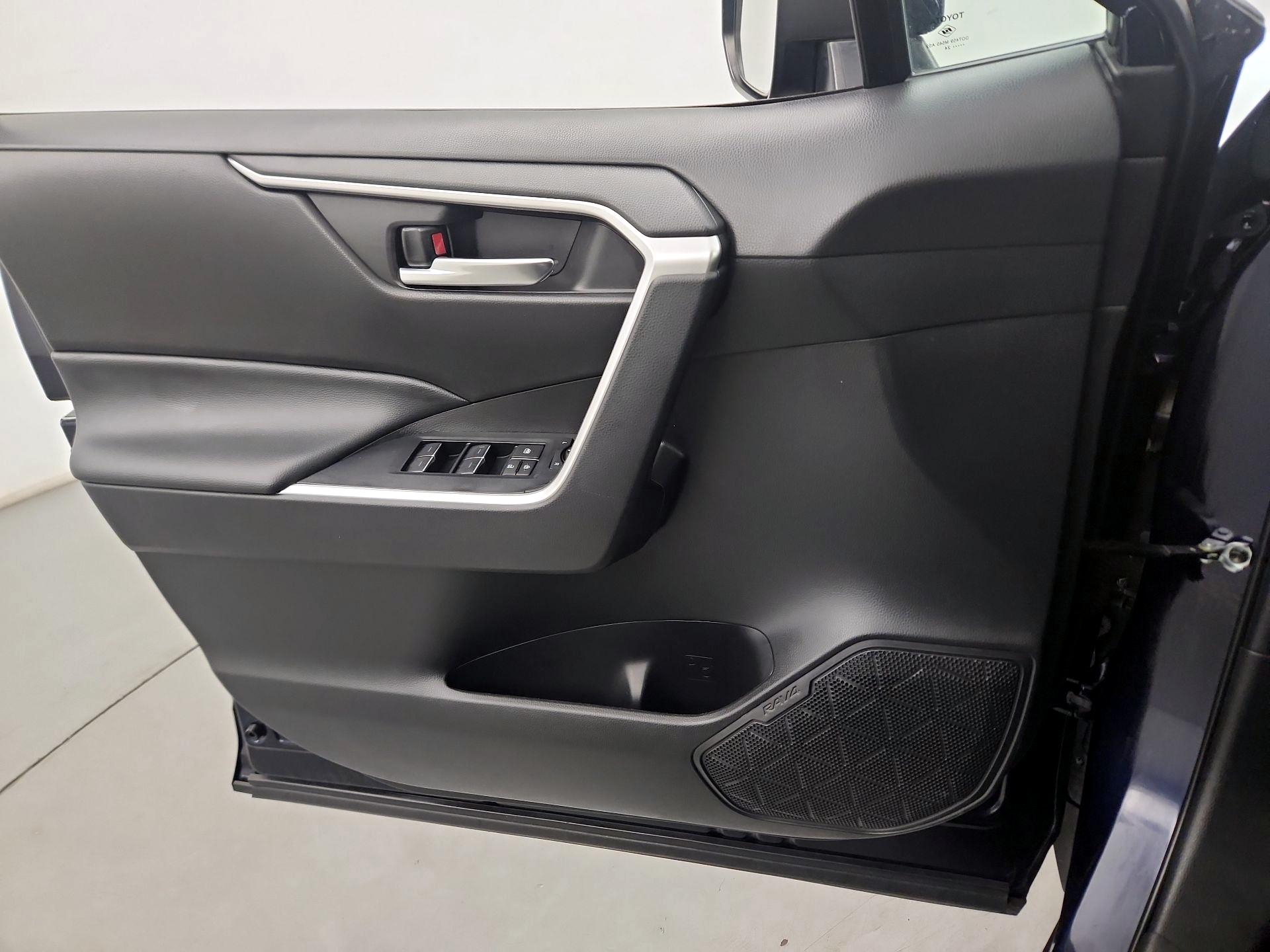 Thumbnail: 2024 Toyota RAV4 - 10