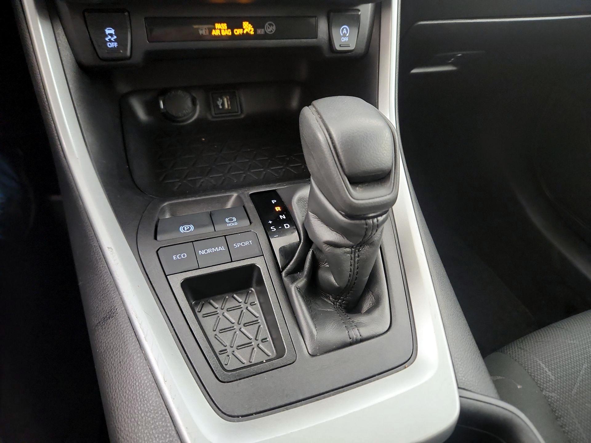 Thumbnail: 2024 Toyota RAV4 - 14