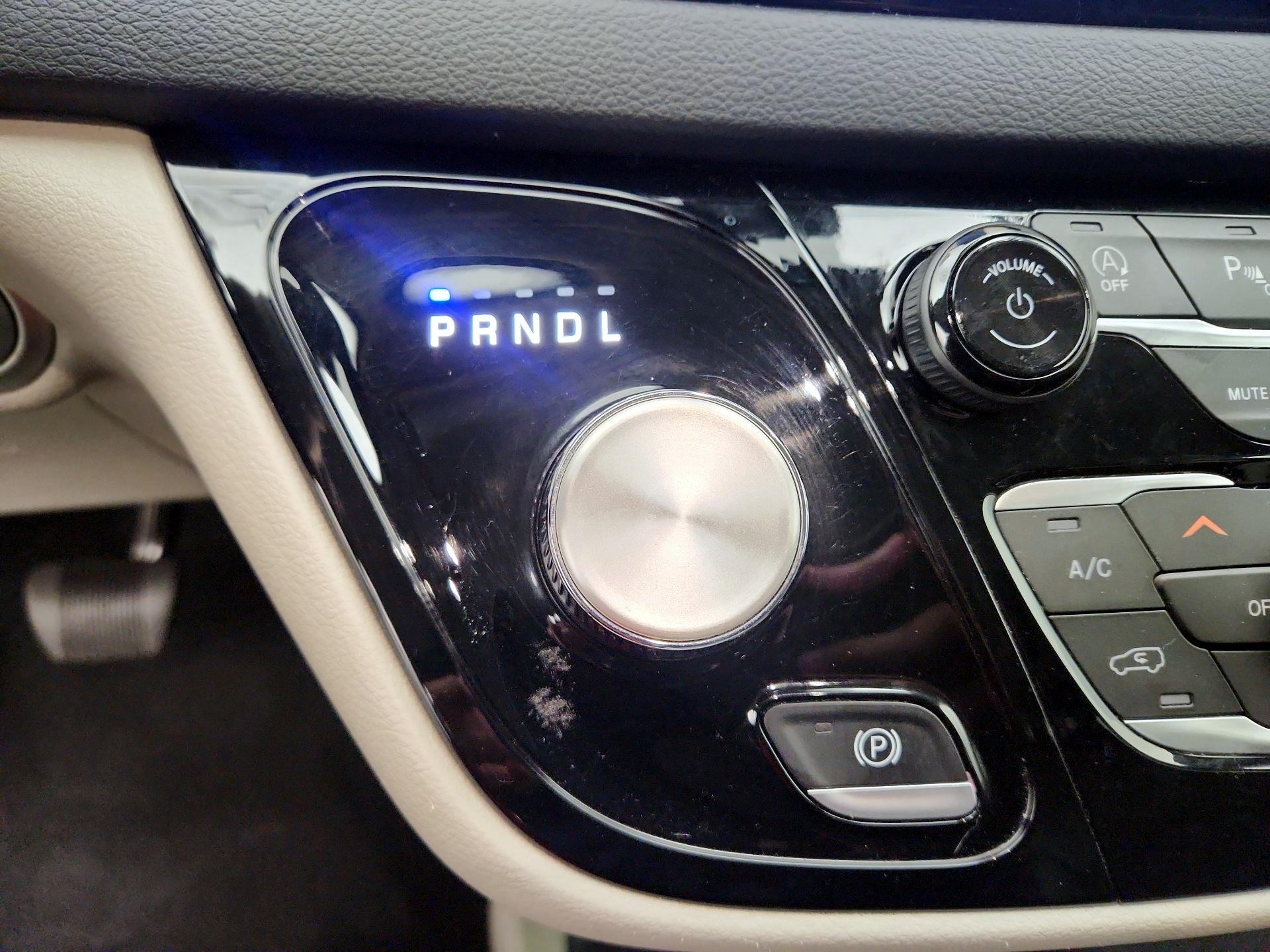 Thumbnail: 2023 Chrysler Pacifica - 17