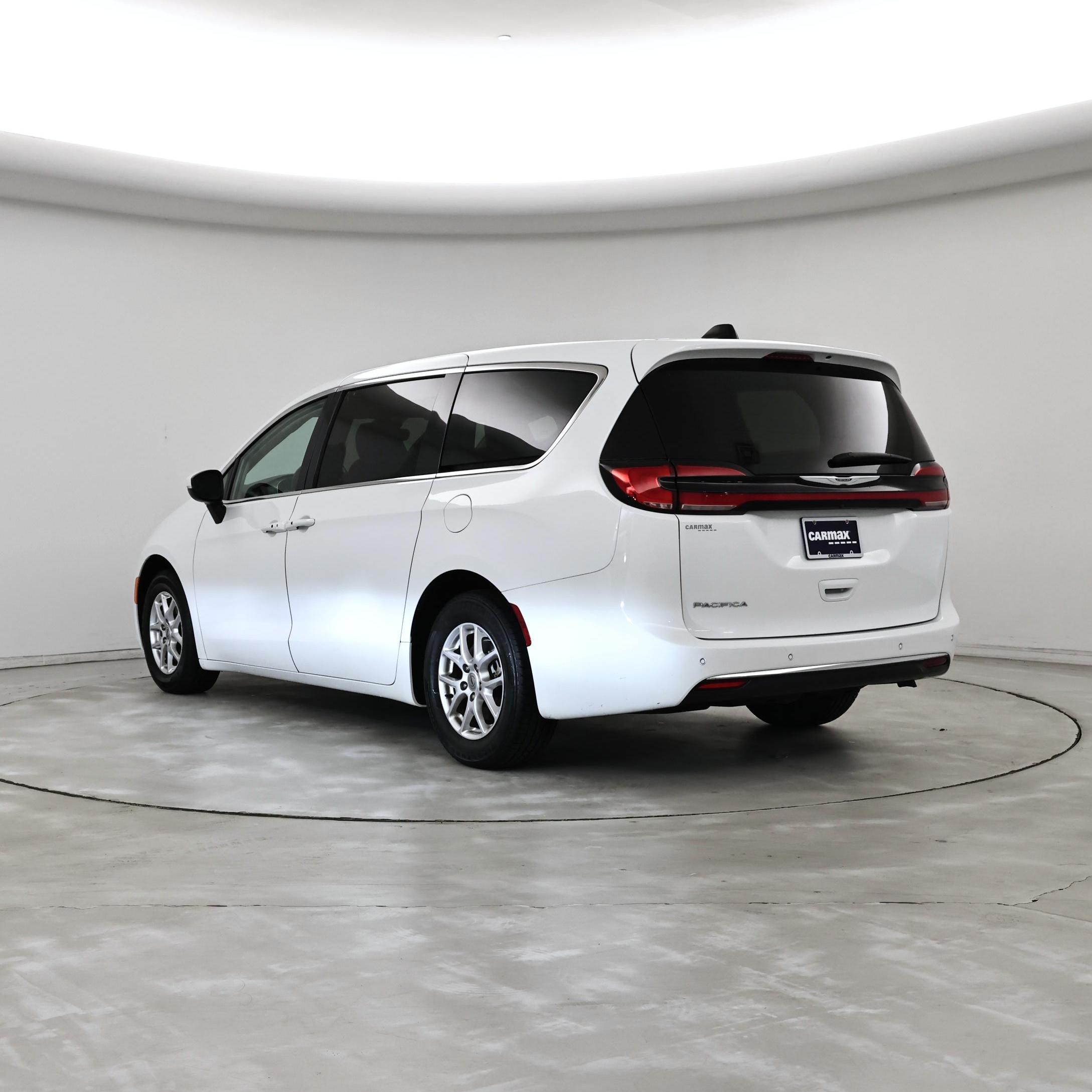 Thumbnail: 2023 Chrysler Pacifica - 2