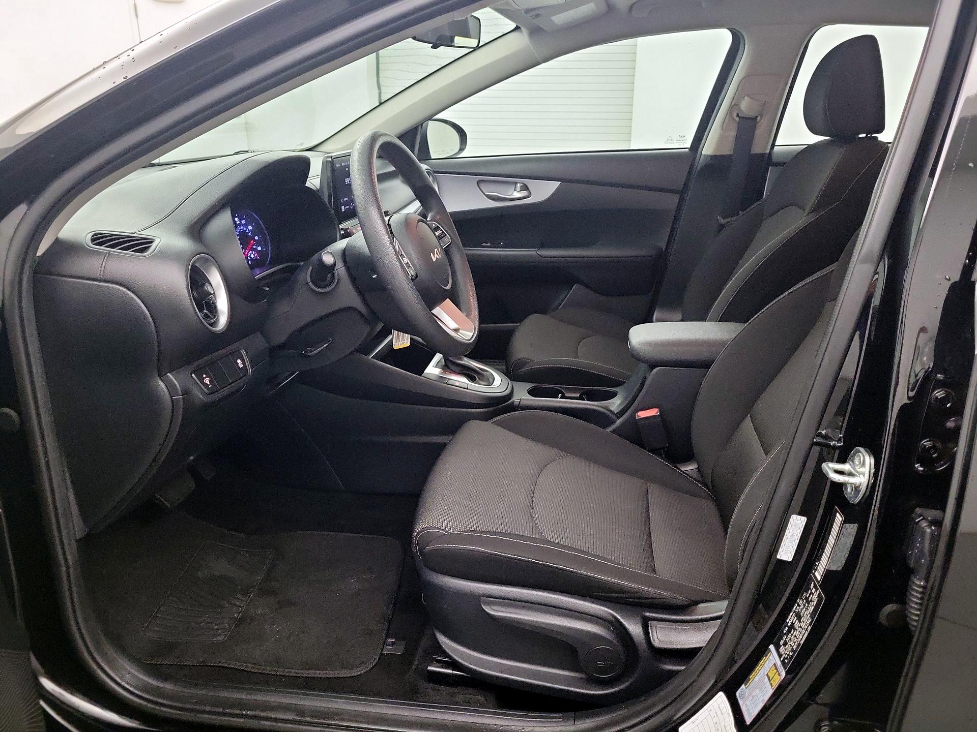 Thumbnail: 2024 Kia Forte - 9