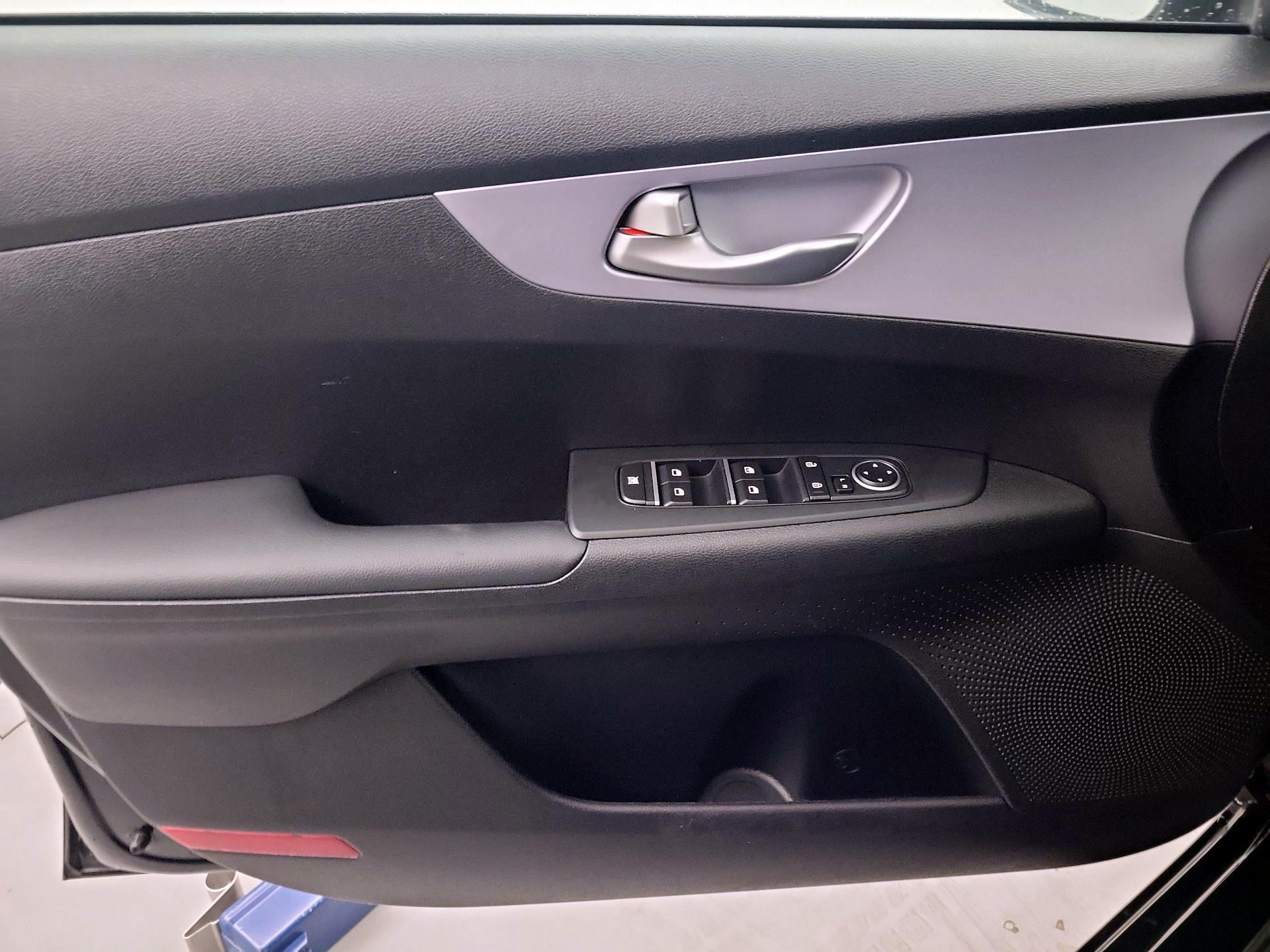 Thumbnail: 2024 Kia Forte - 10