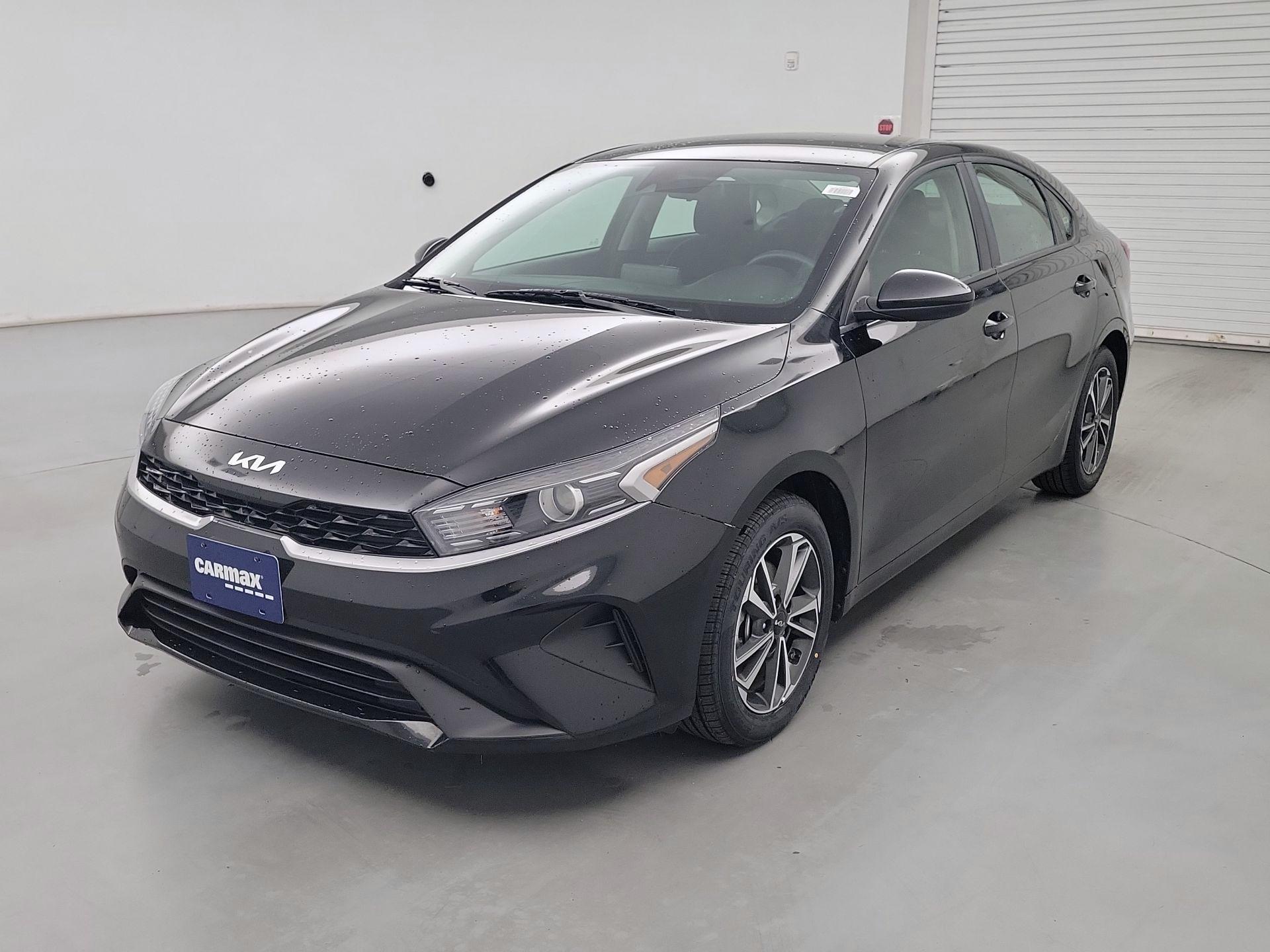 Thumbnail: 2024 Kia Forte - 3