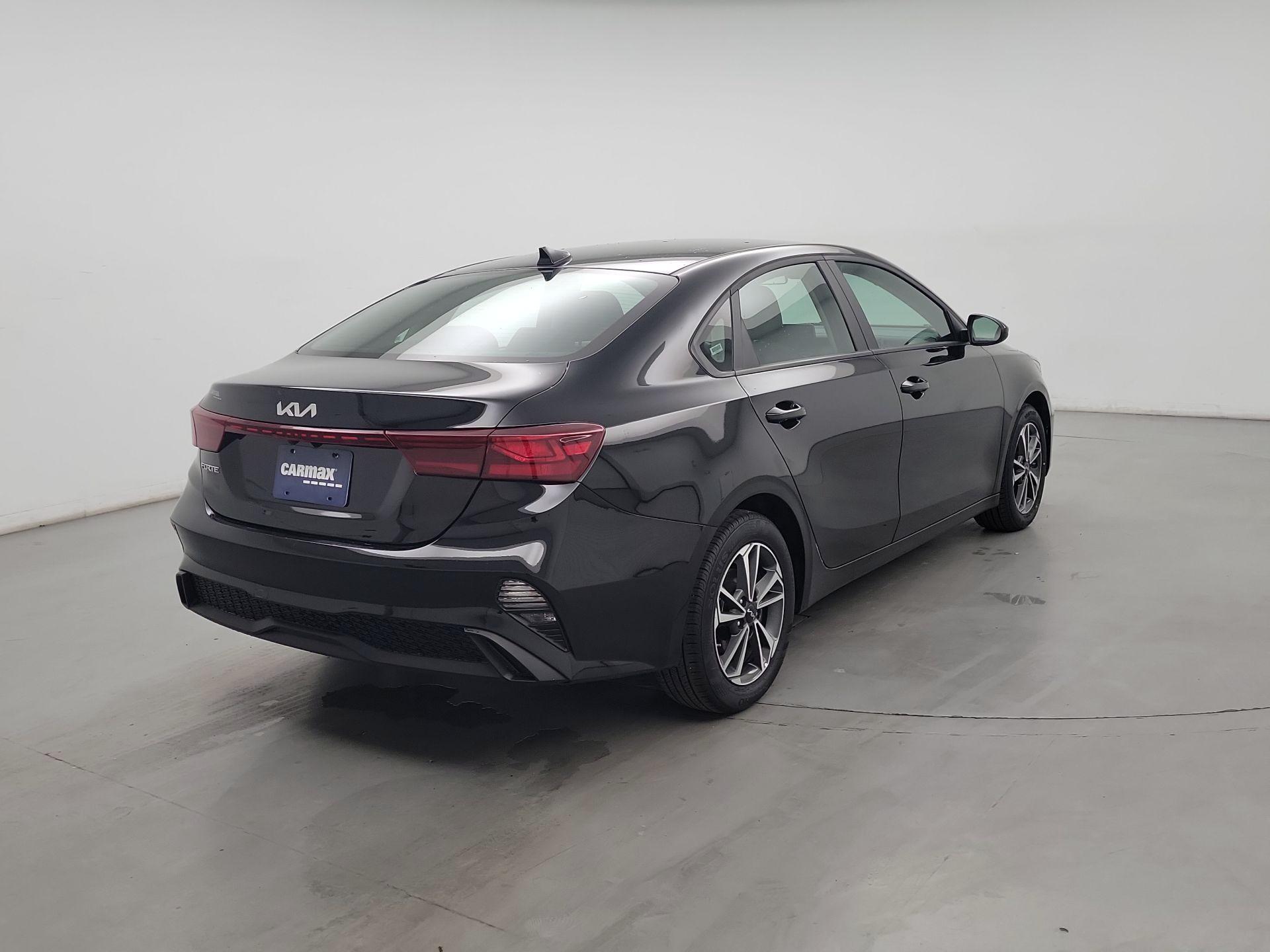 Thumbnail: 2024 Kia Forte - 5