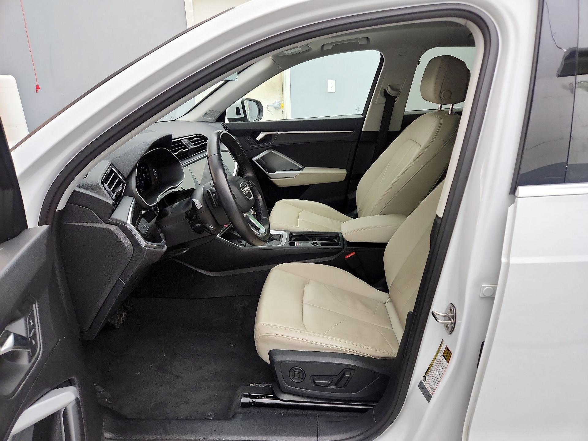 Thumbnail: 2024 Audi Q3 - 11