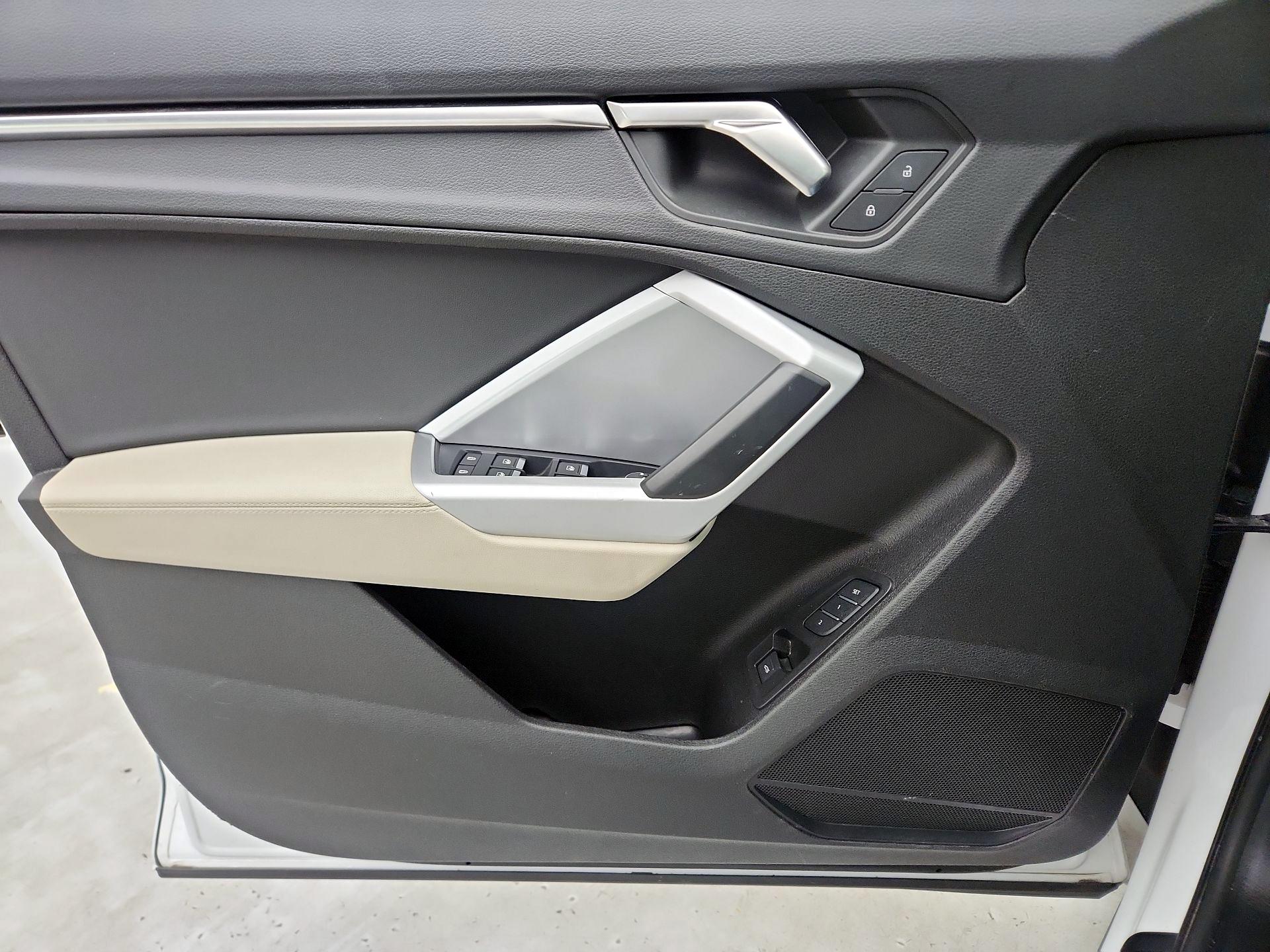 Thumbnail: 2024 Audi Q3 - 12