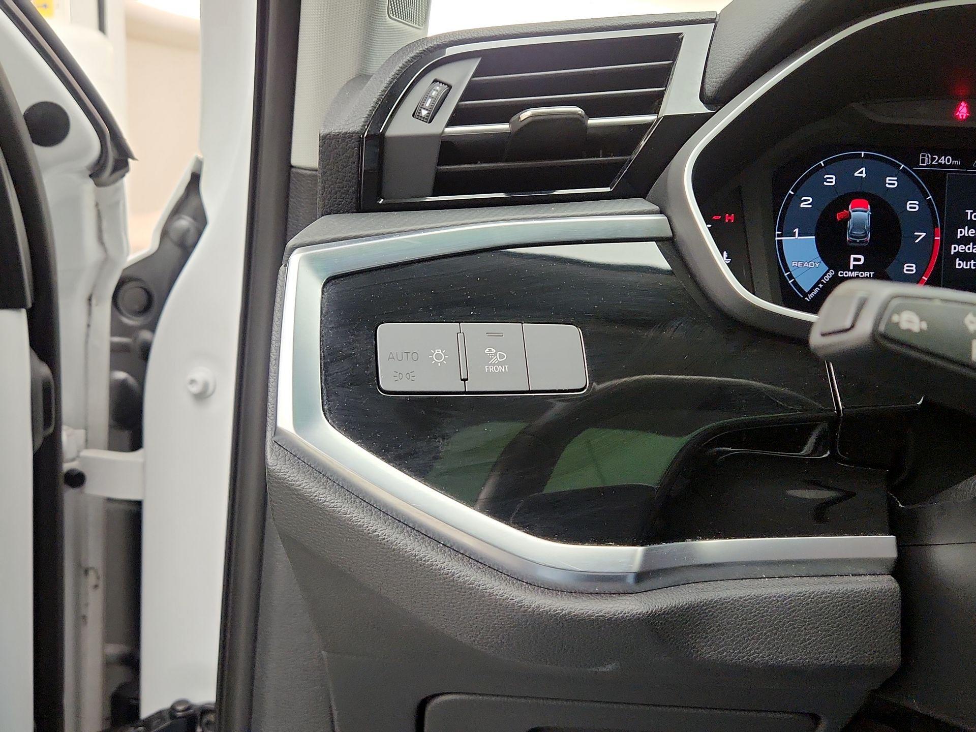 Thumbnail: 2024 Audi Q3 - 13