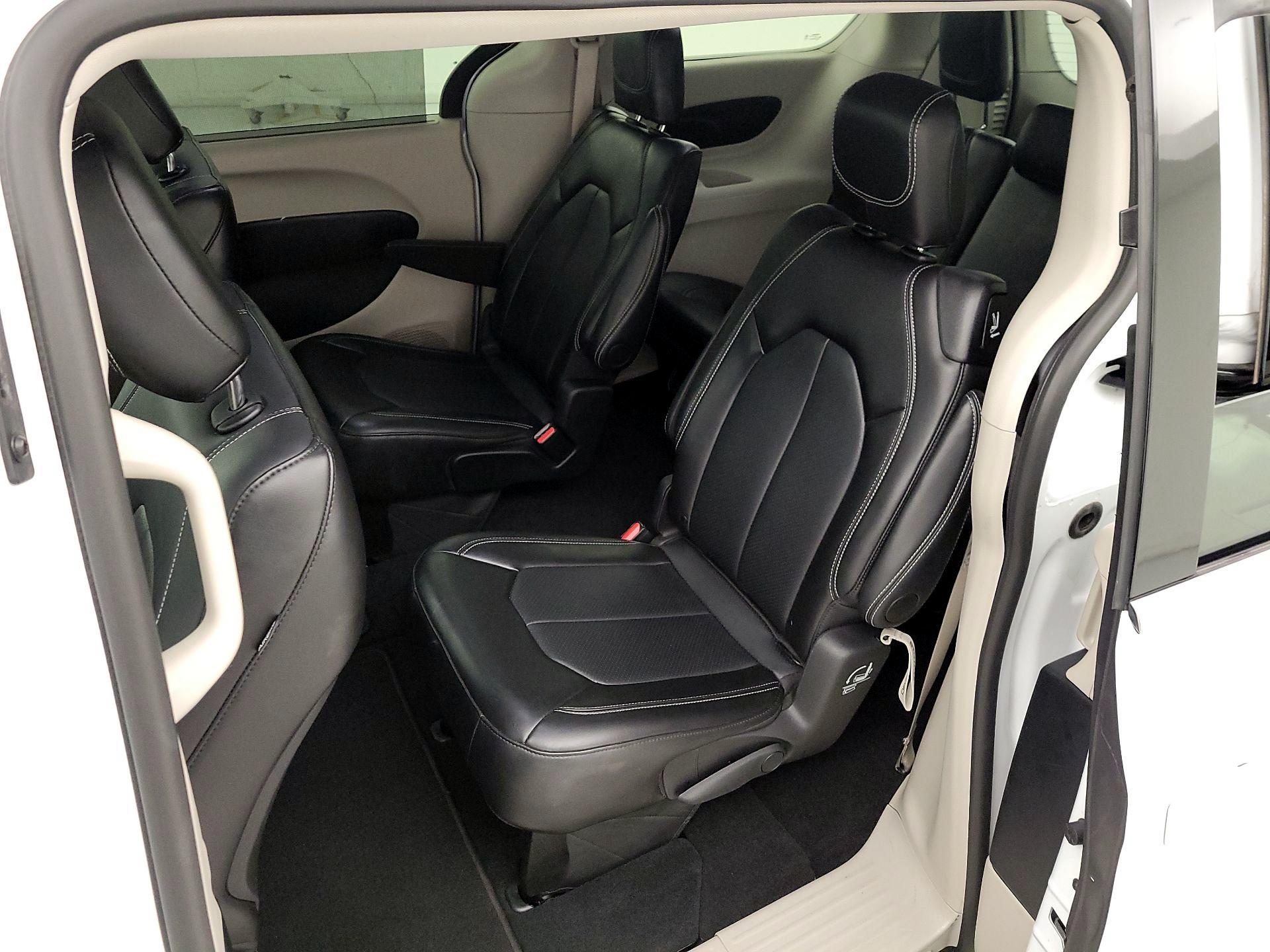 Thumbnail: 2024 Chrysler Pacifica - 19