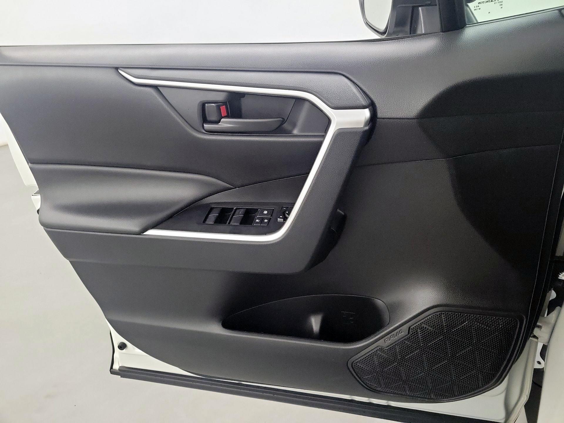 Thumbnail: 2024 Toyota RAV4 - 10