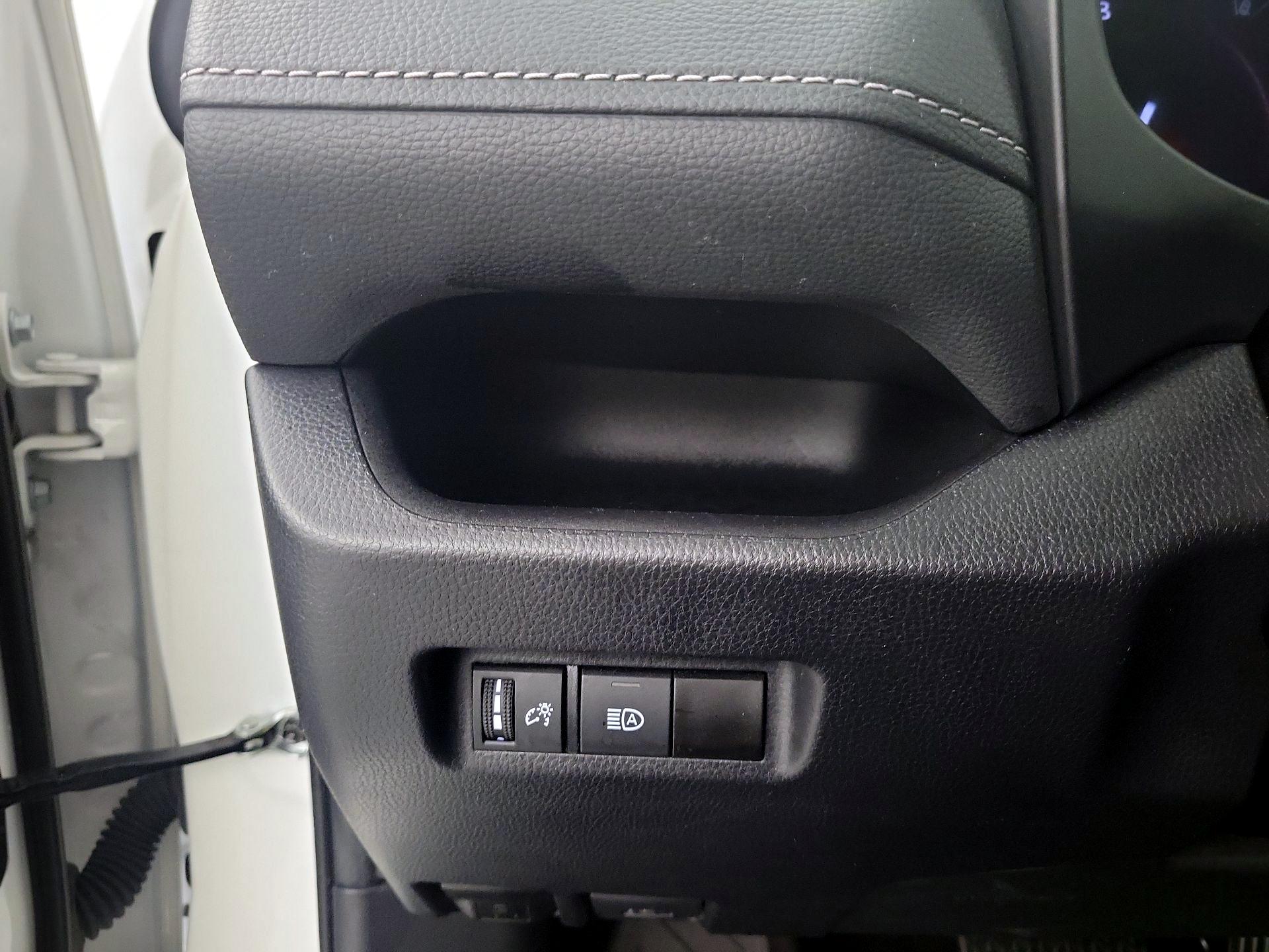 Thumbnail: 2024 Toyota RAV4 - 11