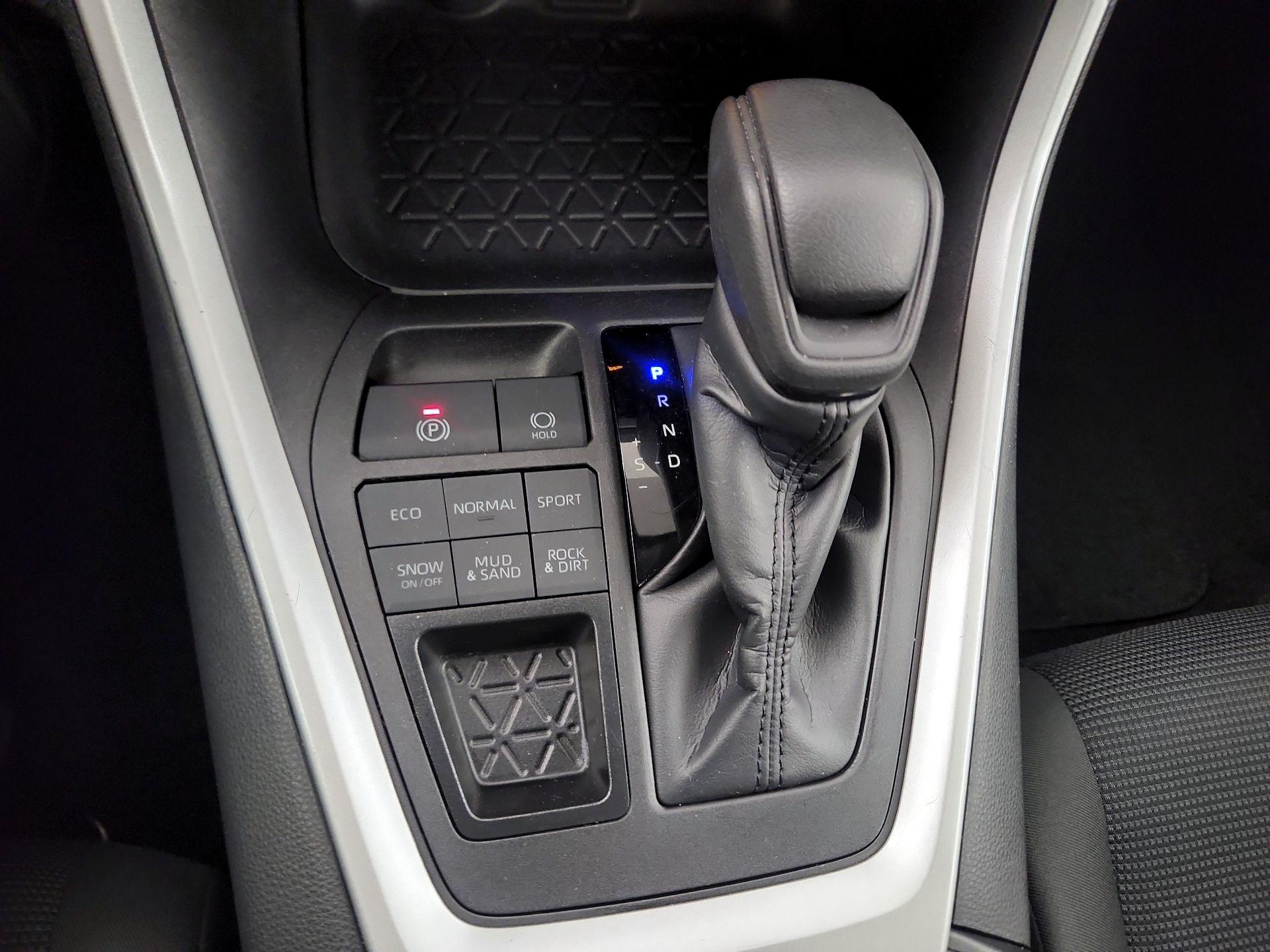 Thumbnail: 2024 Toyota RAV4 - 15