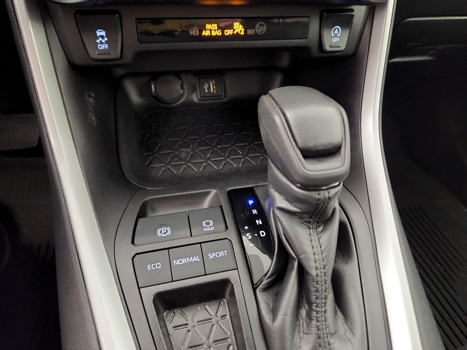 Thumbnail: 2024 Toyota RAV4 - 14