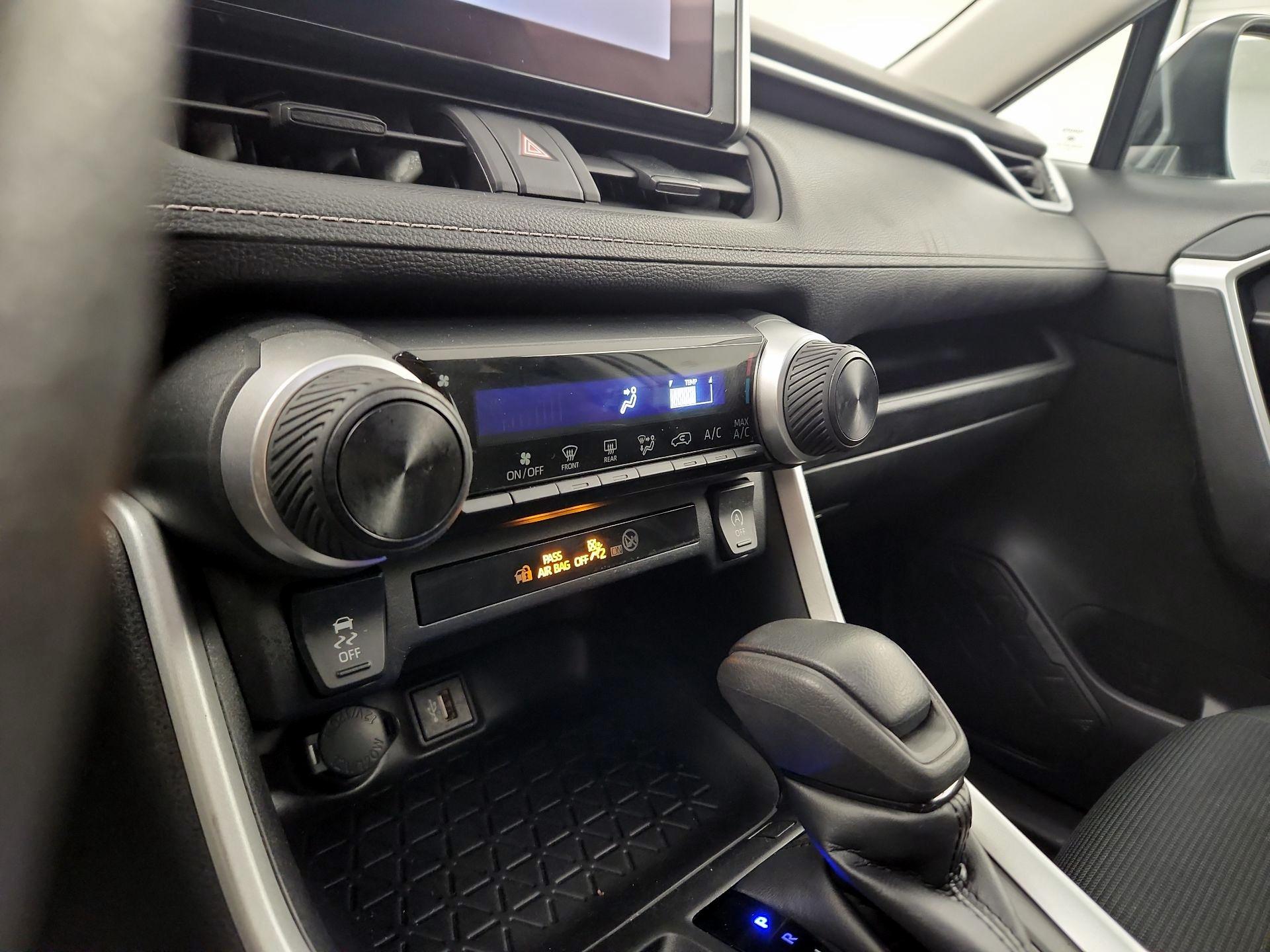 Thumbnail: 2024 Toyota RAV4 - 14