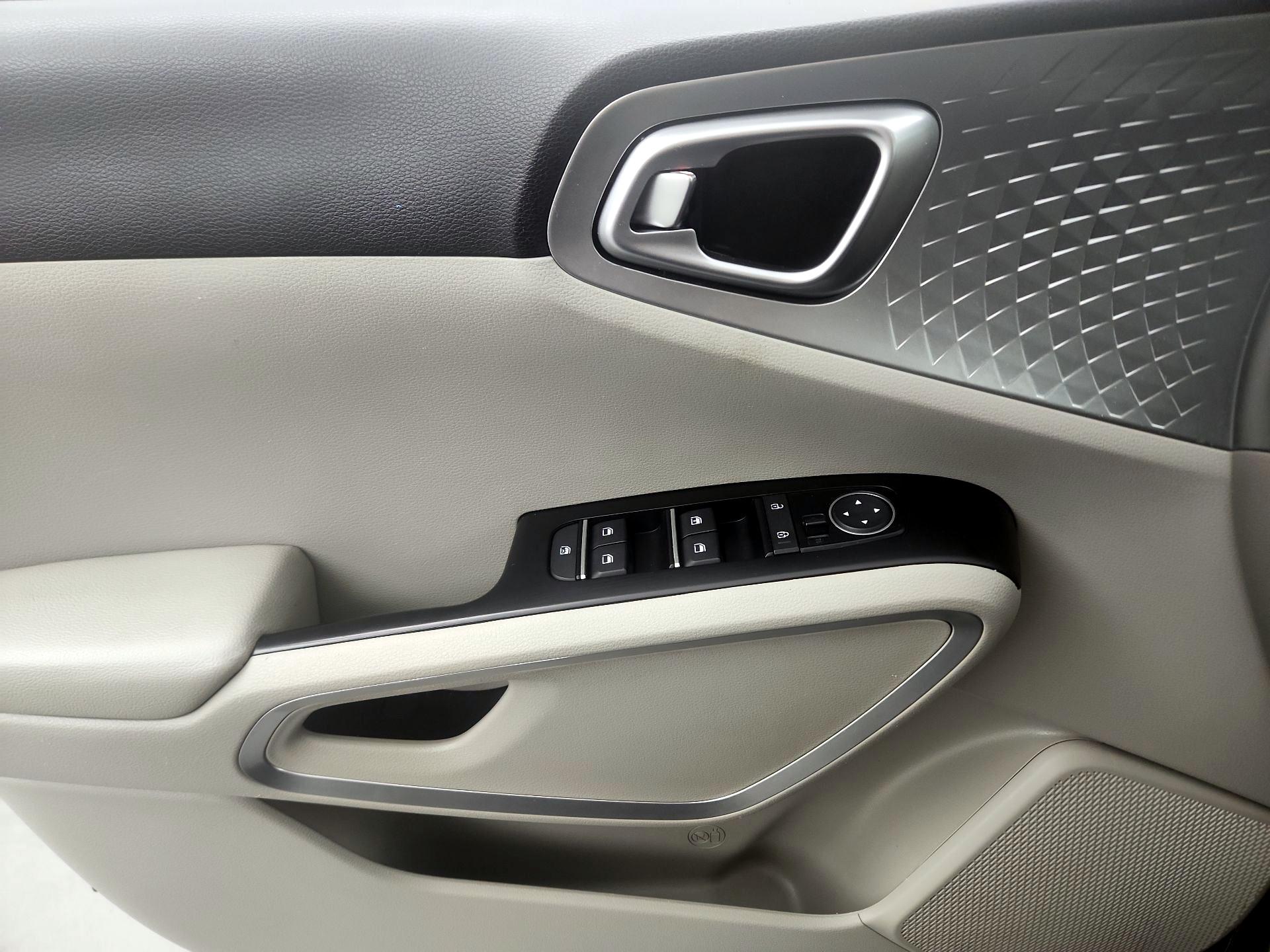 Thumbnail: 2023 Kia Soul - 12