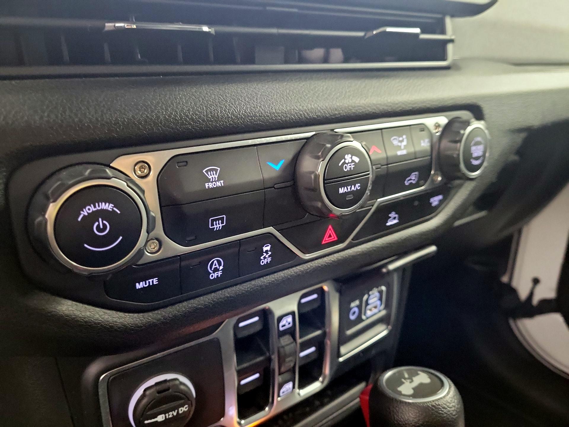 Thumbnail: 2024 Jeep Wrangler - 14