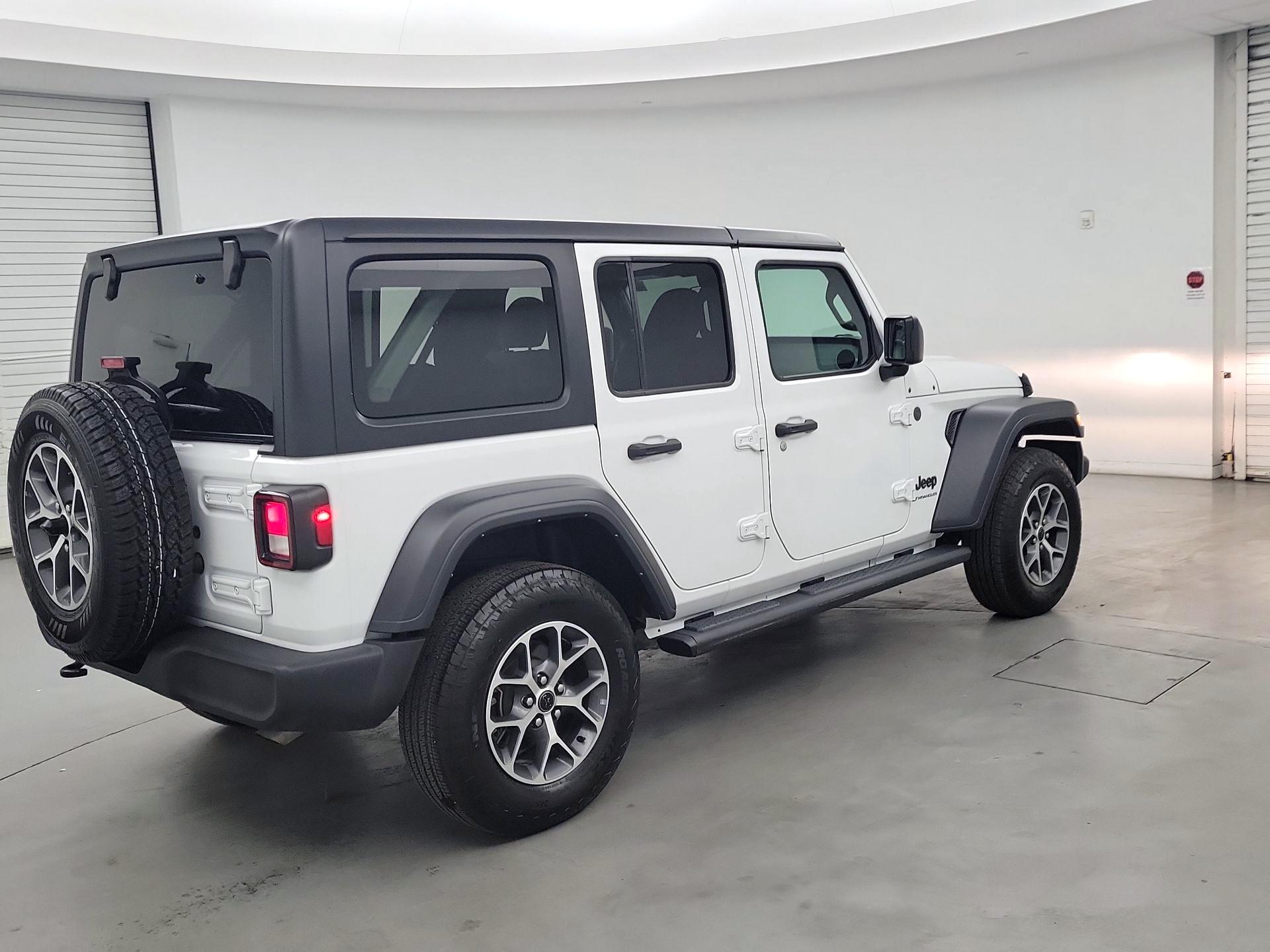 Thumbnail: 2024 Jeep Wrangler - 5