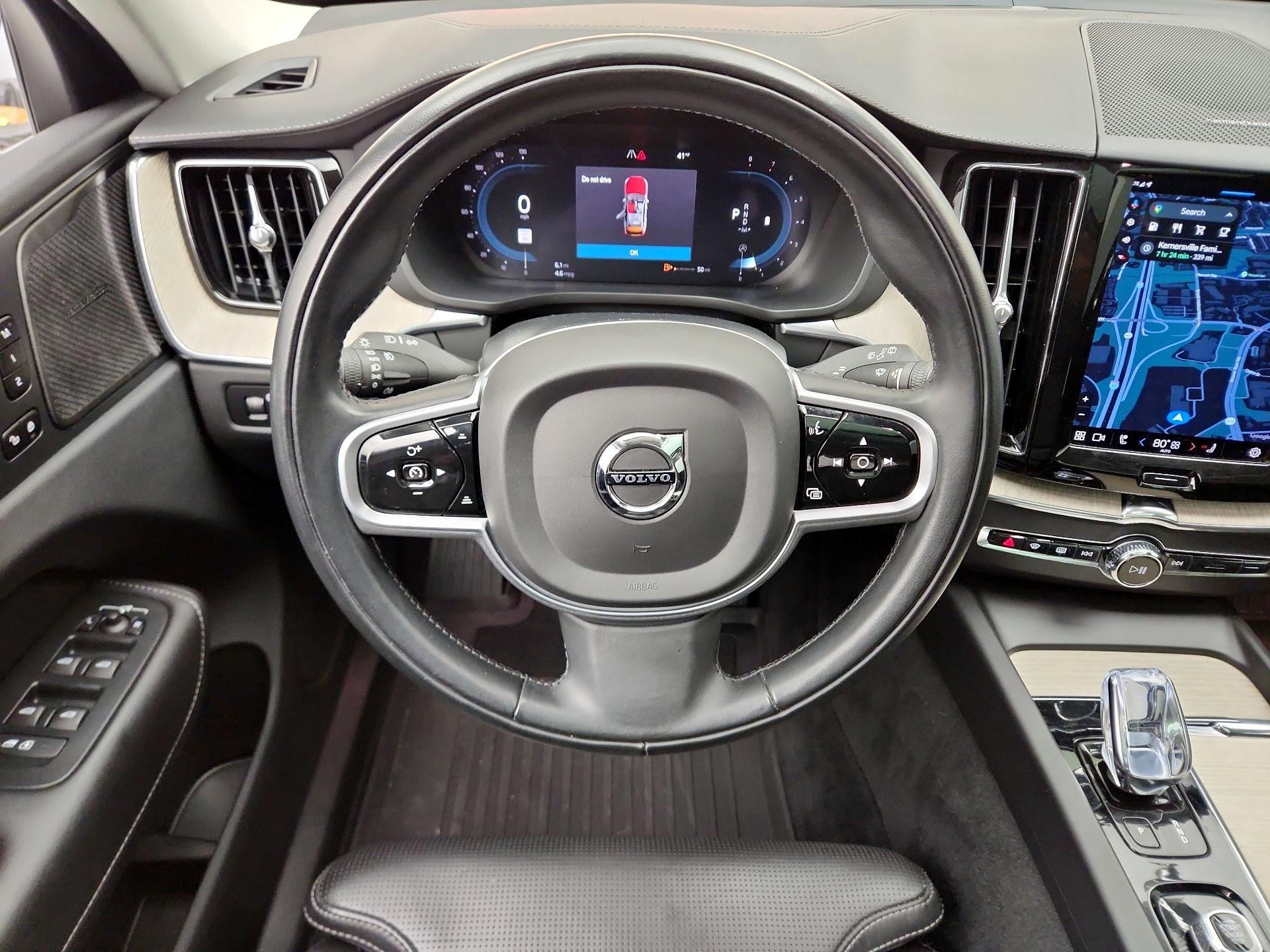 Thumbnail: 2022 Volvo XC60 - 10