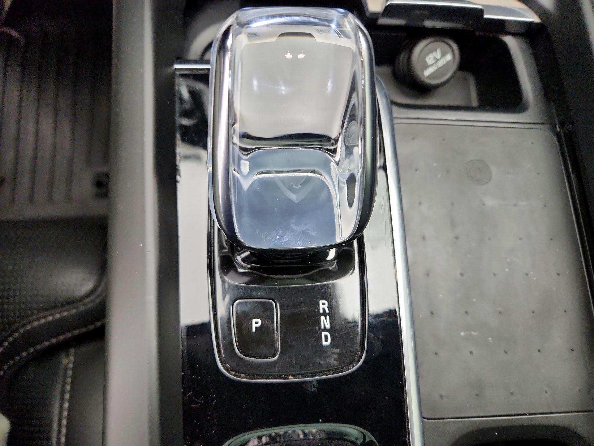 Thumbnail: 2022 Volvo XC60 - 18