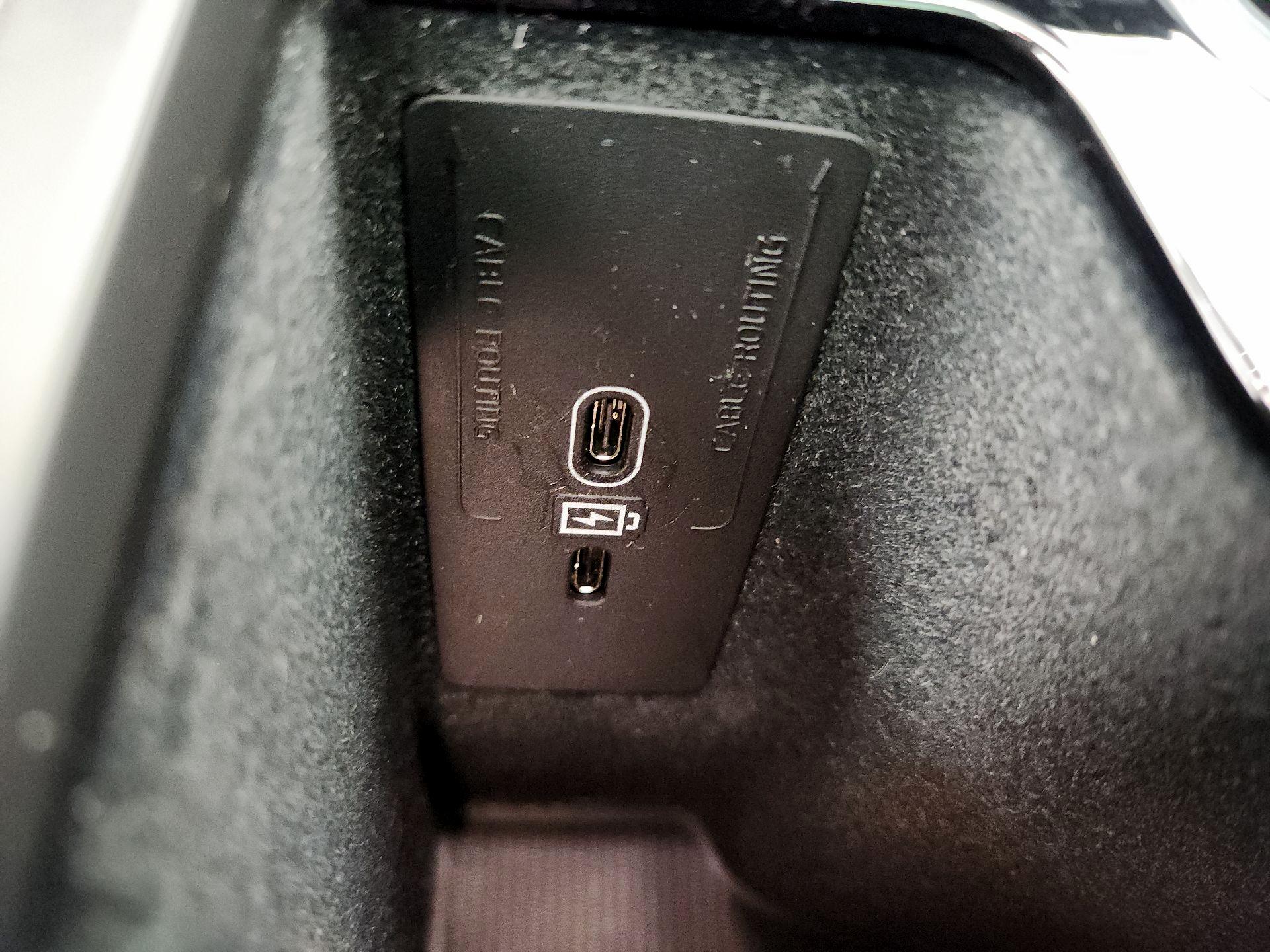 Thumbnail: 2022 Volvo XC60 - 19